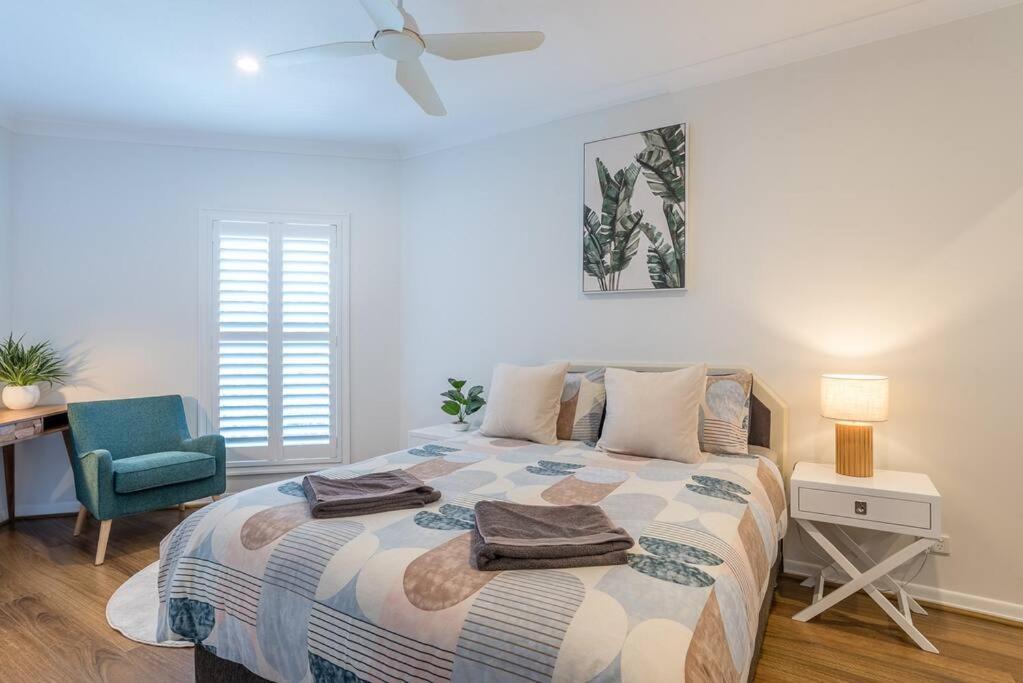 Relax In Style: 2br In Broadbeach Waters *