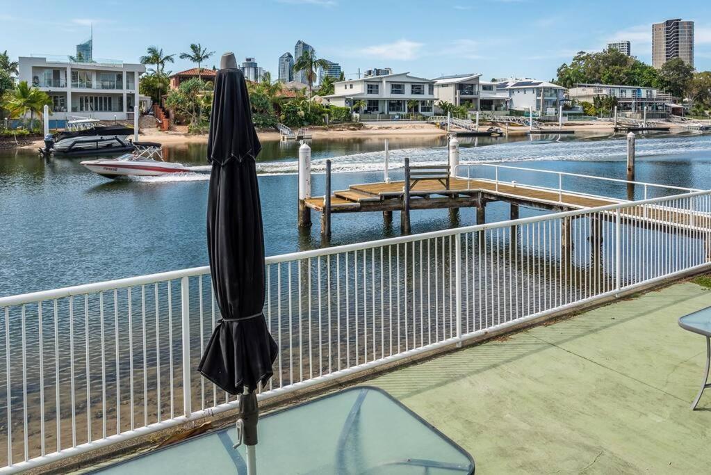 Apartment Relax In Style: 2br In Broadbeach Waters *