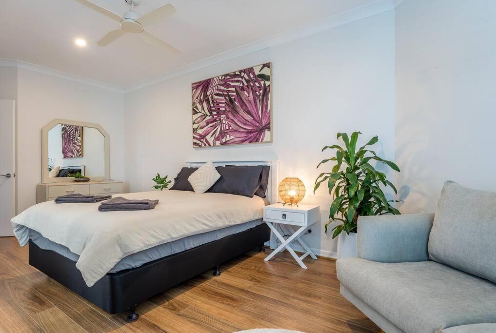 Apartment Relax In Style: 2br In Broadbeach Waters Gold Coast