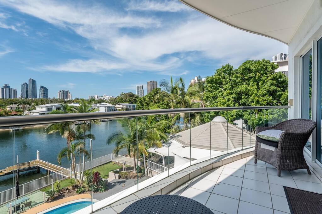 Relax In Style: 2br In Broadbeach Waters