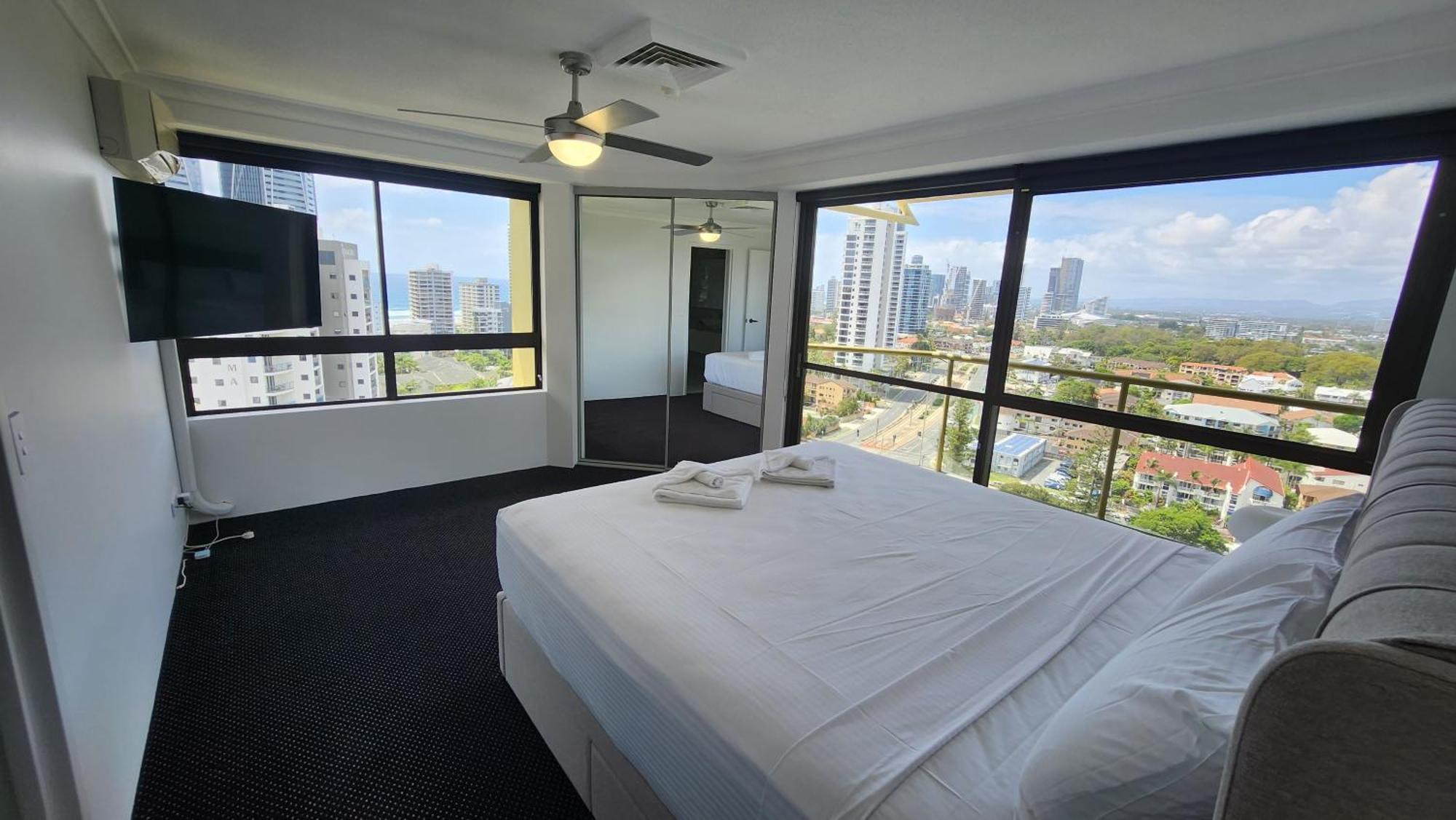 Surfers Hawaiian Aparthotel Gold Coast