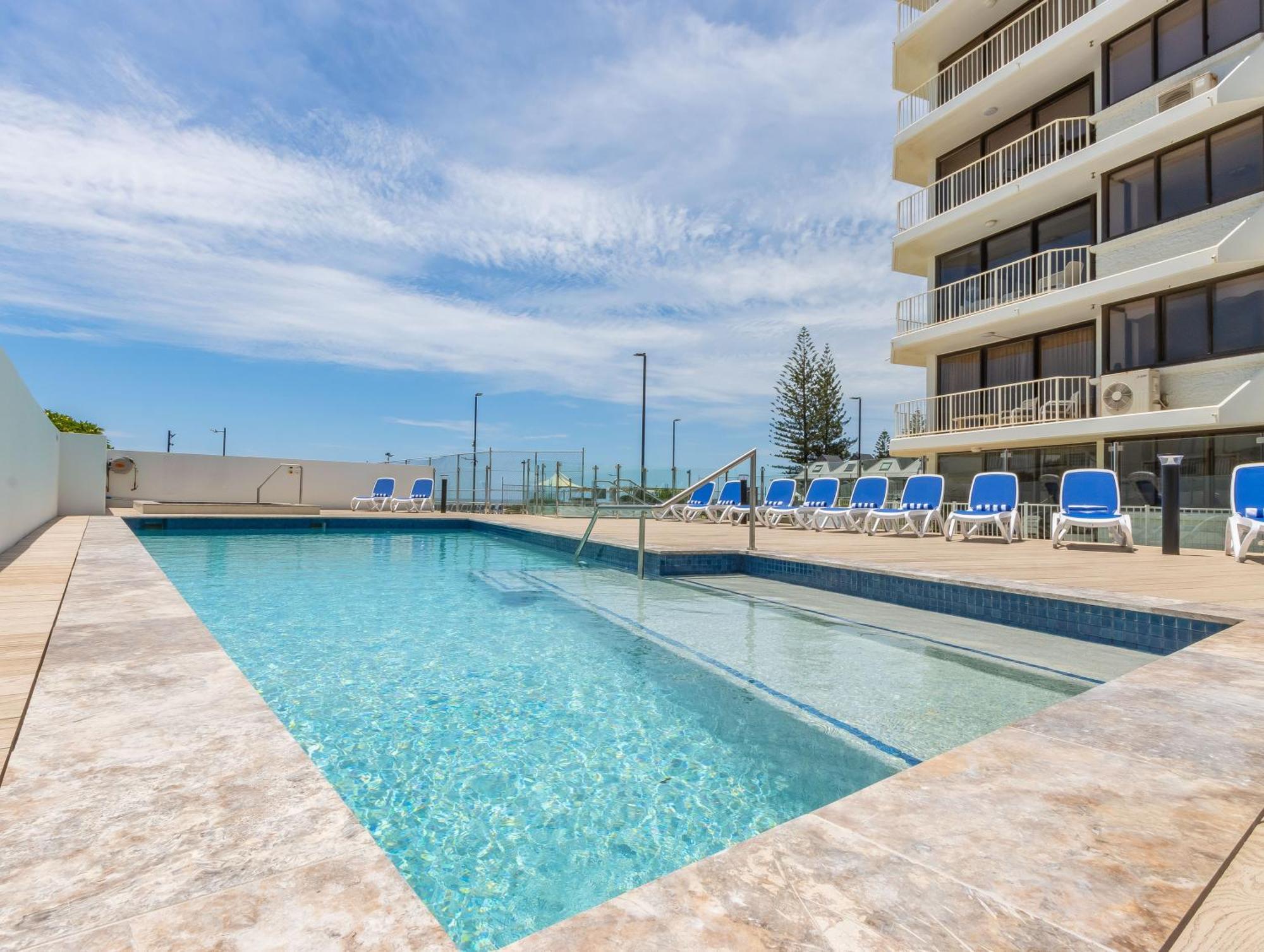 Aparthotel Breakers North Absolute Beachfront - Official Gold Coast