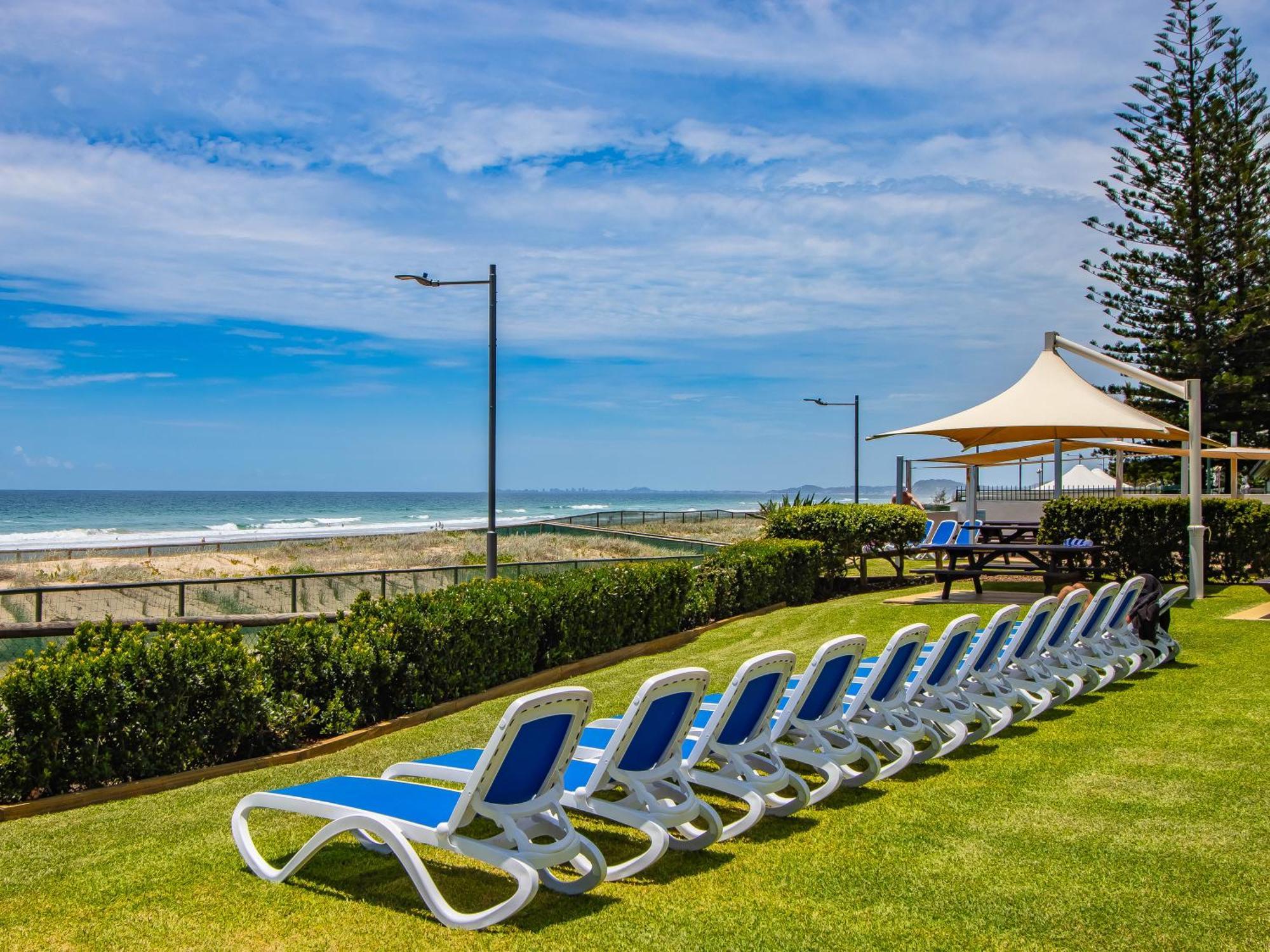 Aparthotel Breakers North Absolute Beachfront - Official 4*
