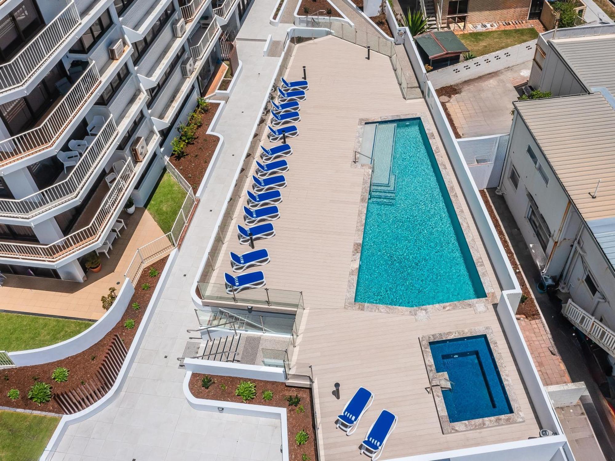 Breakers North Absolute Beachfront - Official