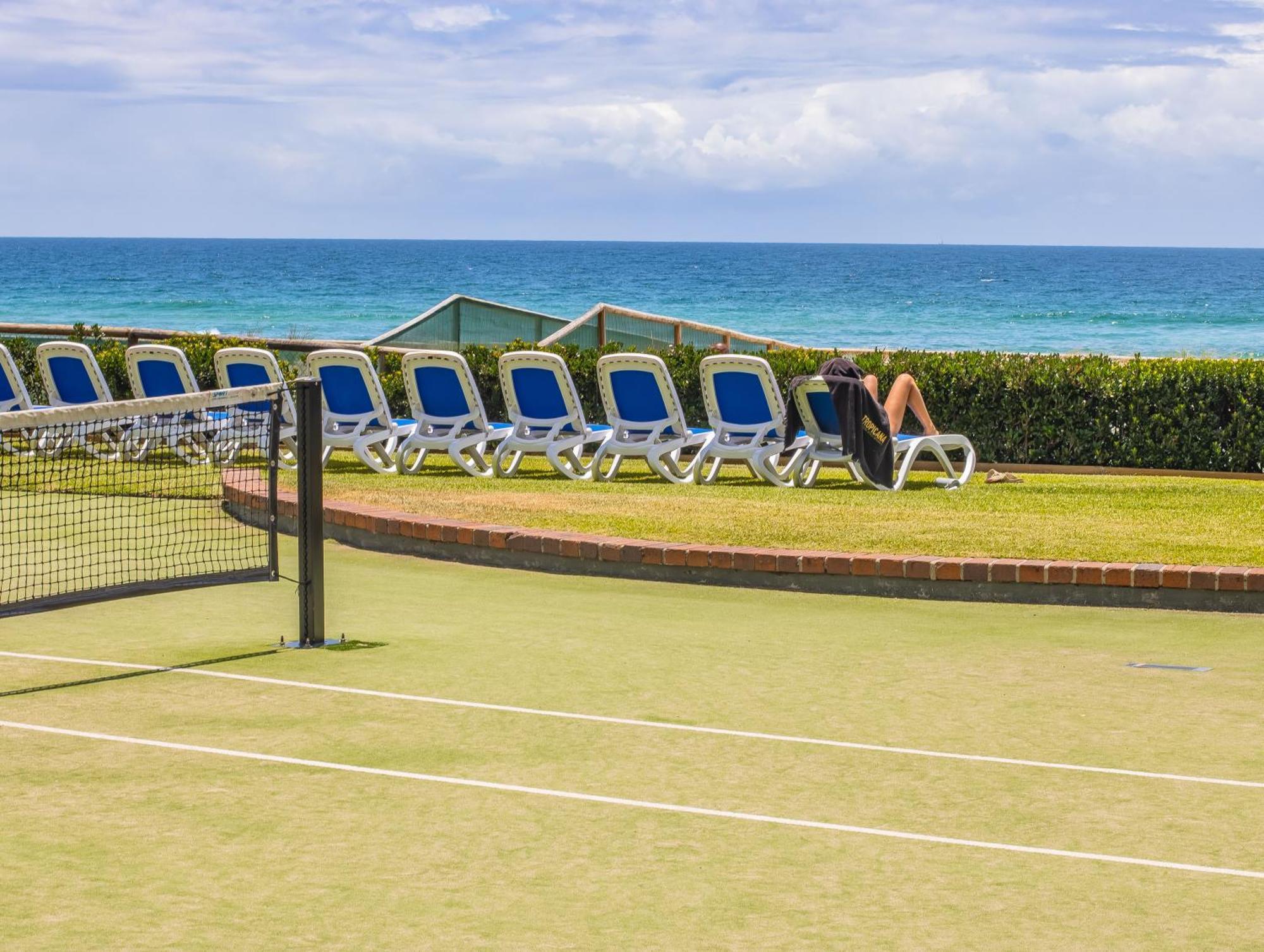 Aparthotel Breakers North Absolute Beachfront - Official 4*