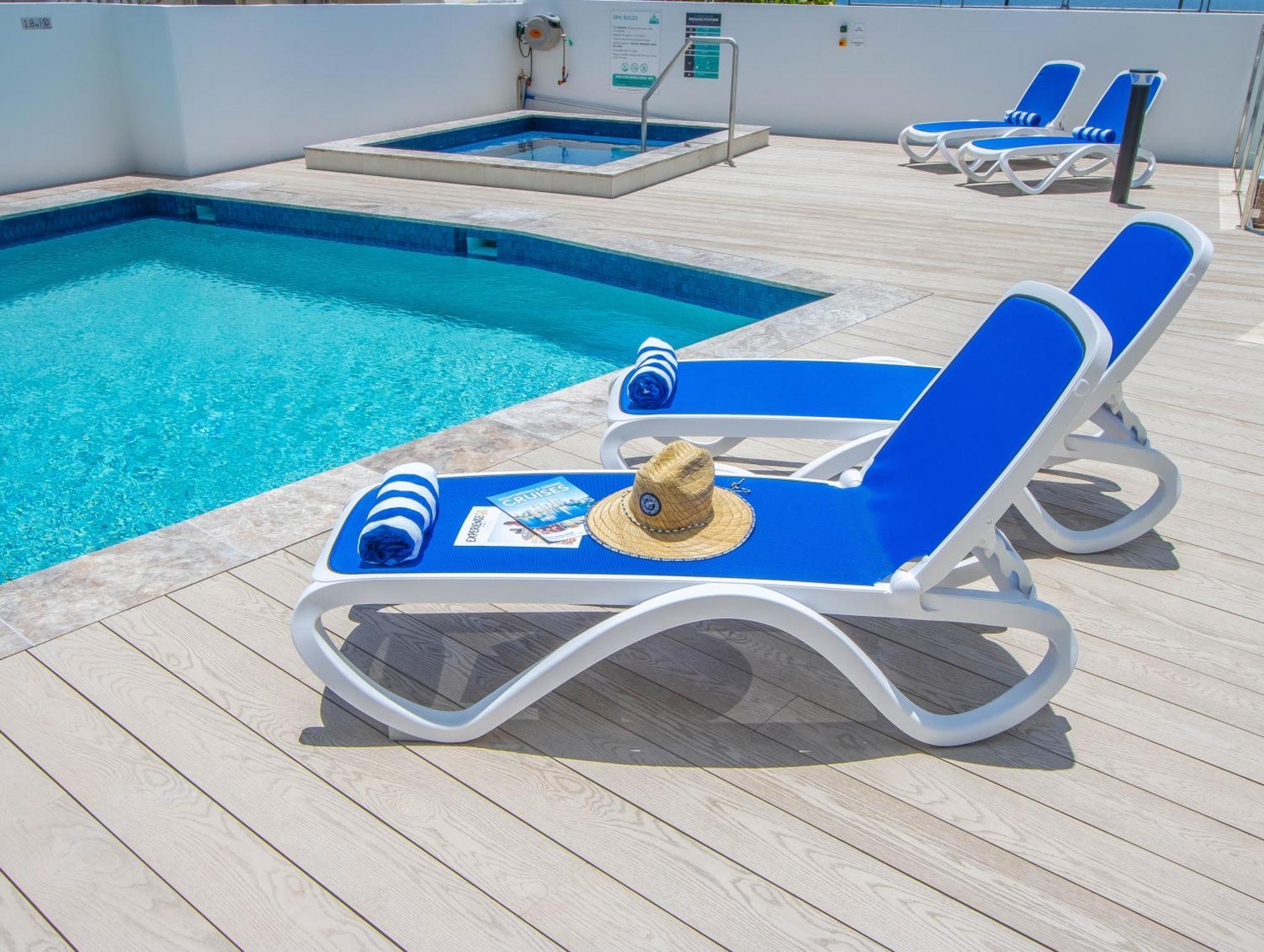 Aparthotel Breakers North Absolute Beachfront - Official 4*