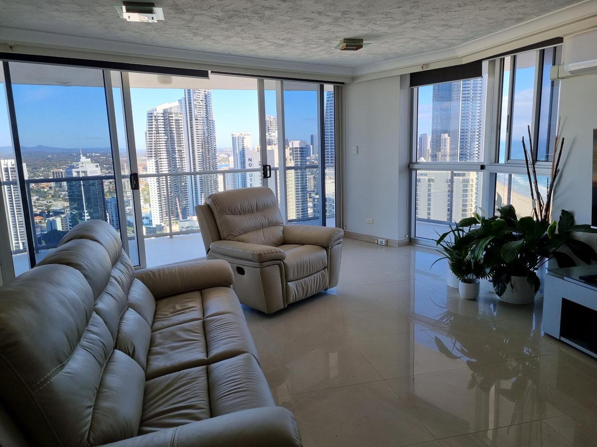 Peninsula Surfers Paradise - Hosted By Coastal Letting