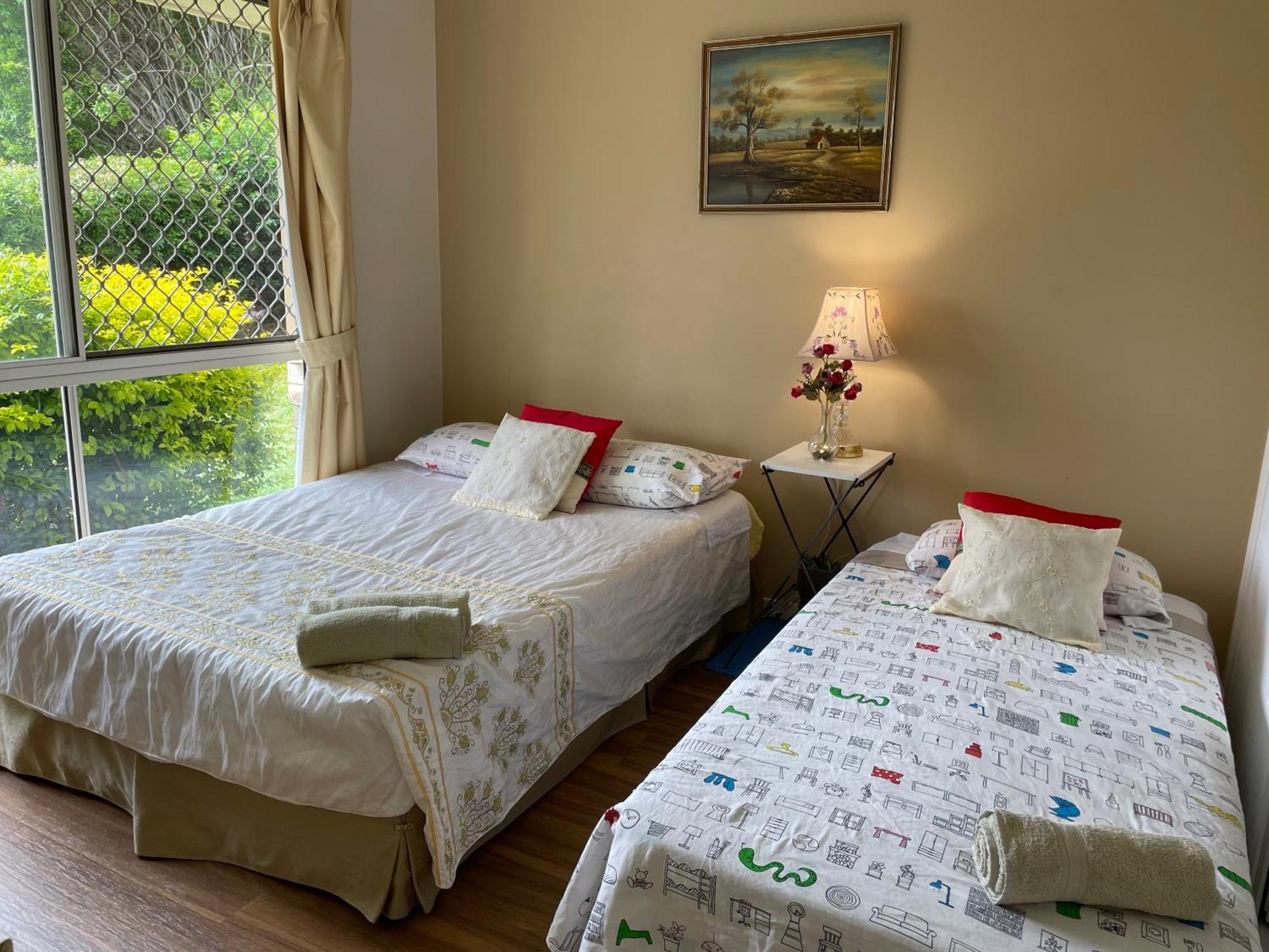 Theme Parks Amituofo Homestay *