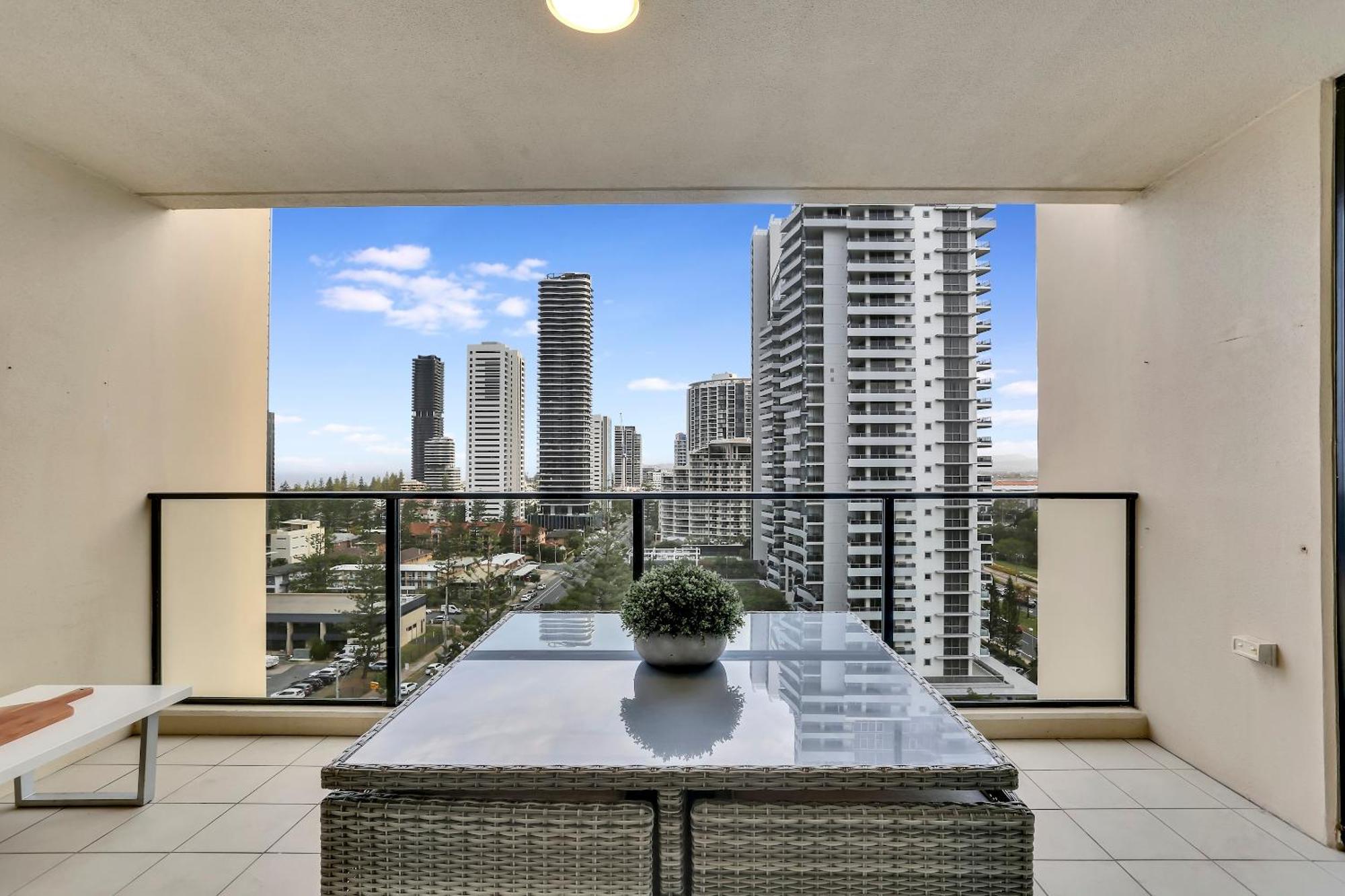 Glam & Stylish Broadbeach 2br *