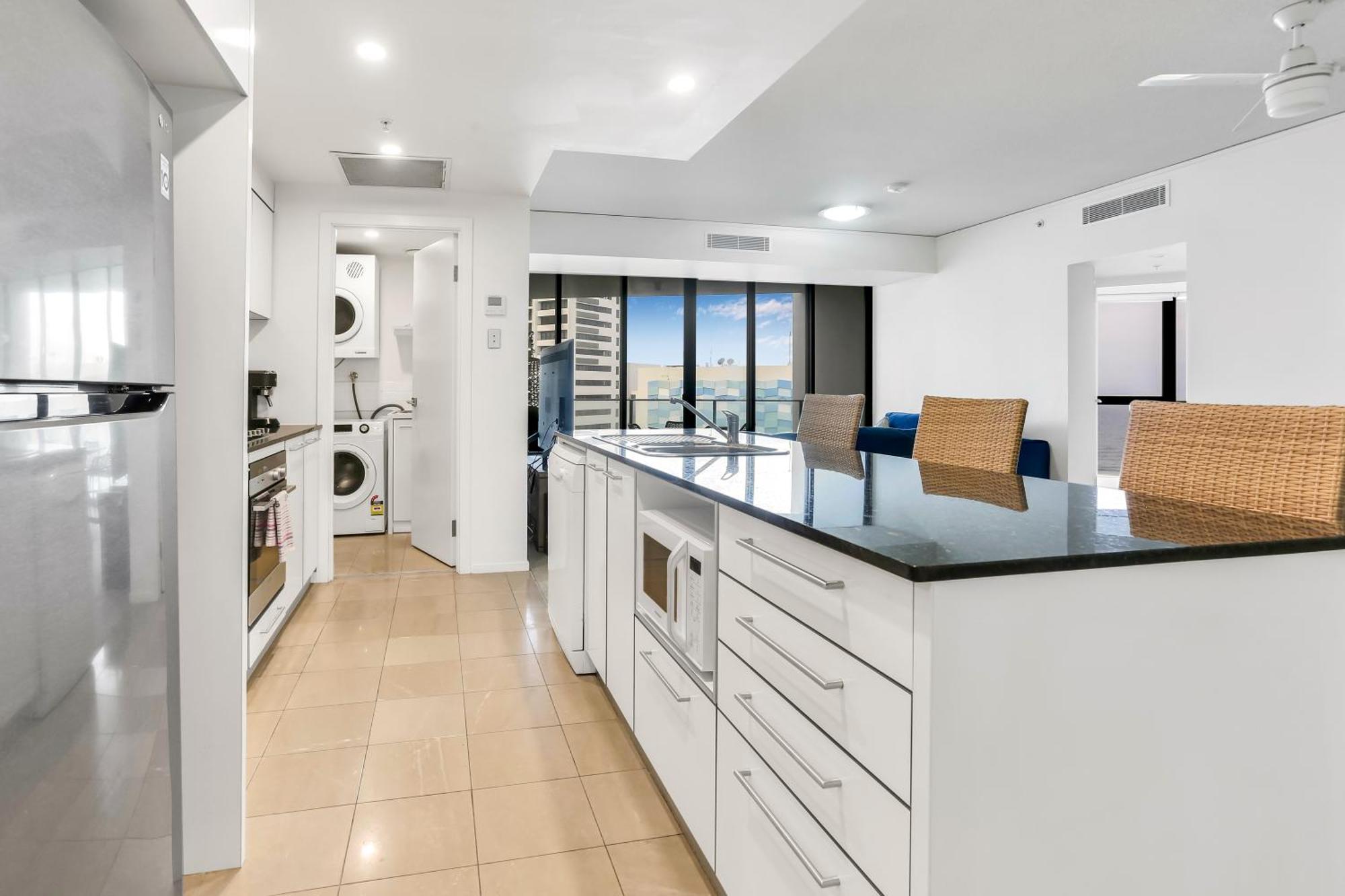 Stunning 2br2b Spectacular Ocean Views Gold Coast