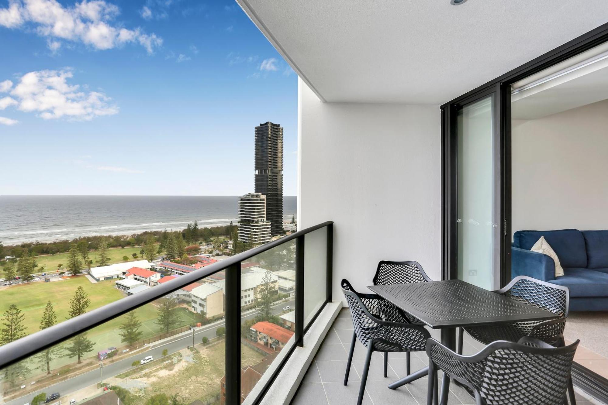 Stunning 2br2b Spectacular Ocean Views * Gold Coast