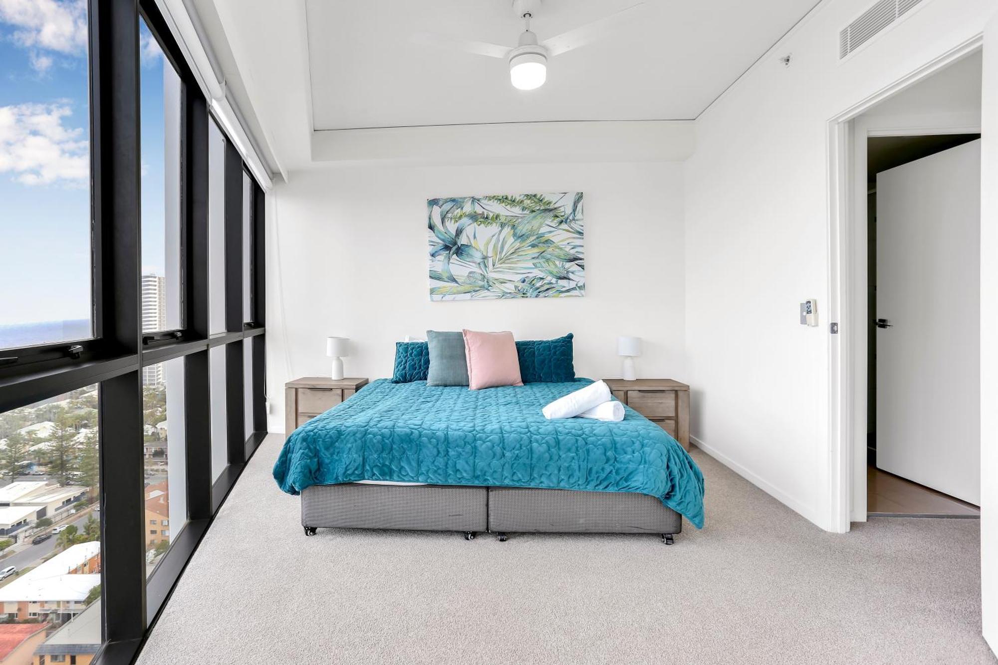 Stunning 2br2b Spectacular Ocean Views Gold Coast