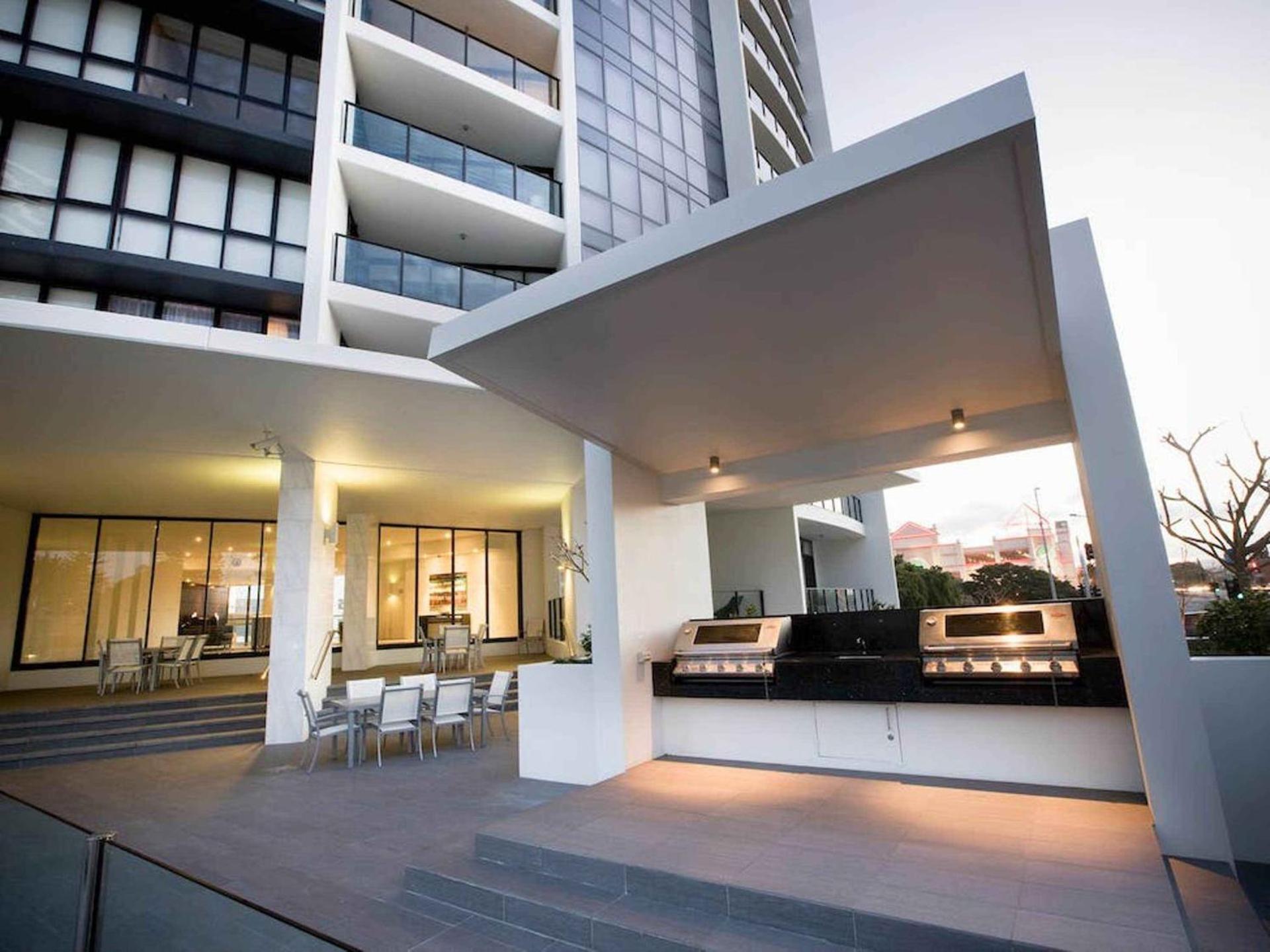 Large Ocean Views 4br Sub-penthouse - Sierra Grand - Coasthm * Gold Coast
