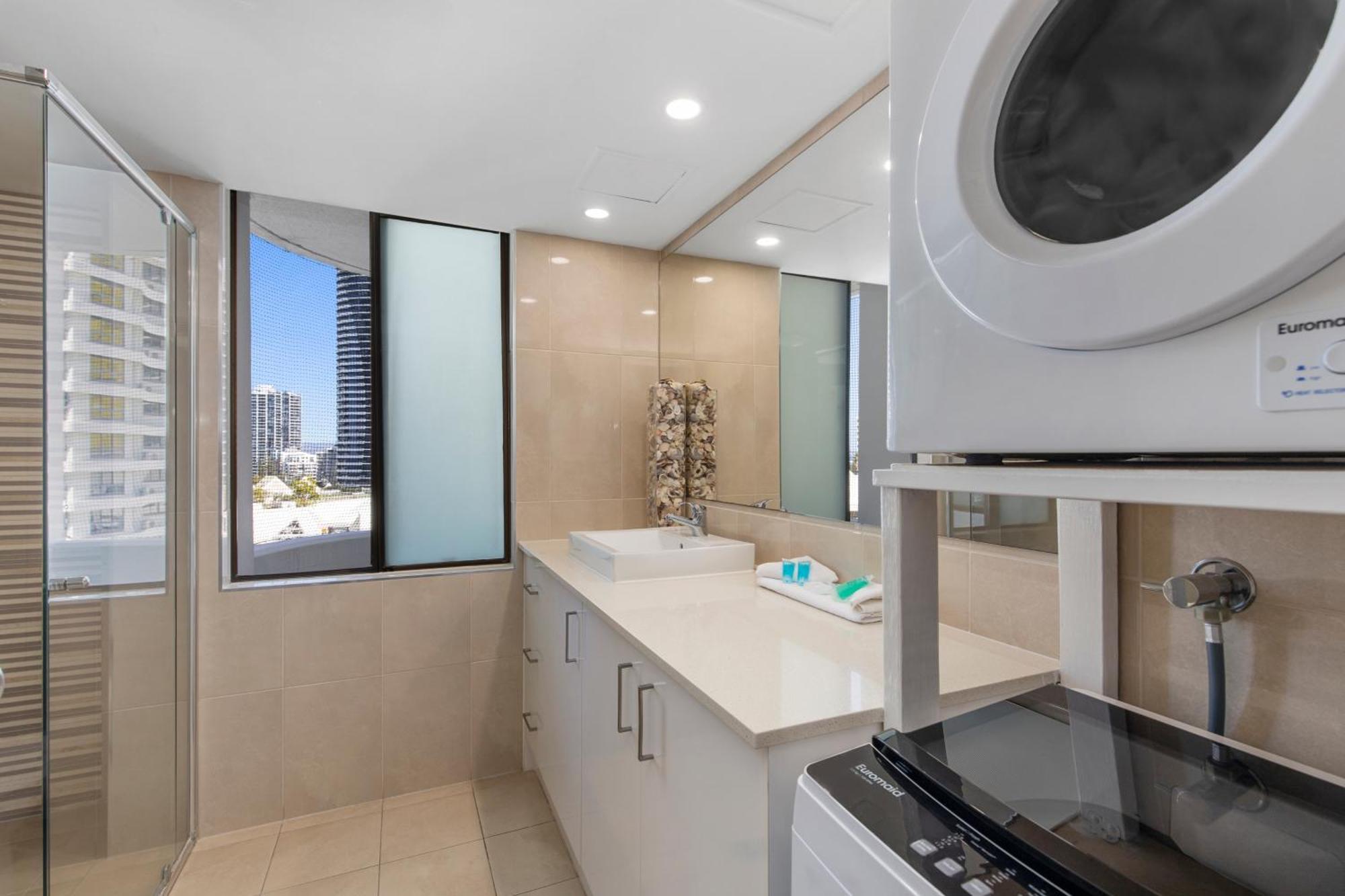 Pacific Broadbeach Aparthotel Gold Coast