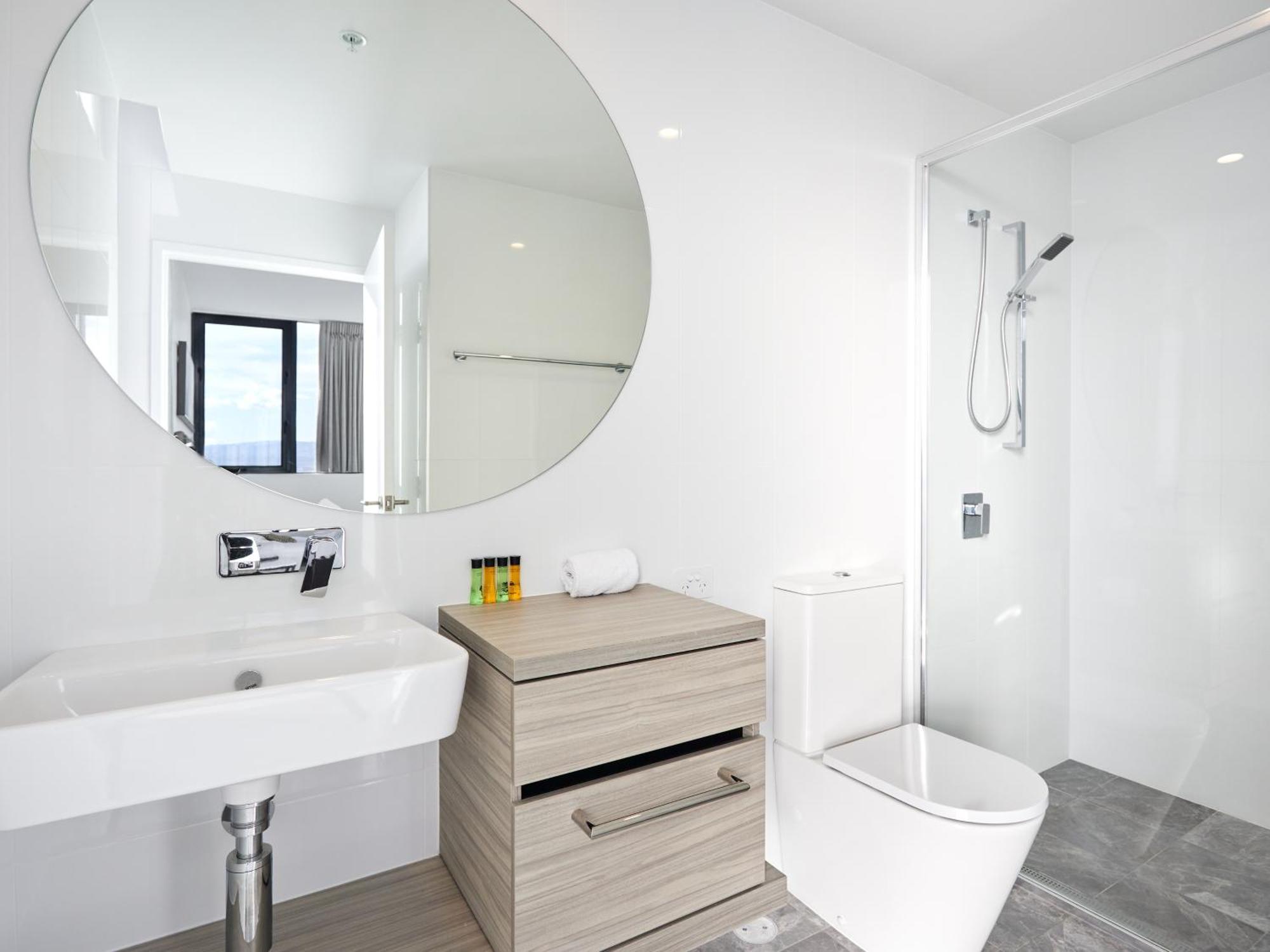 Apartment Serain Residences On Qube
