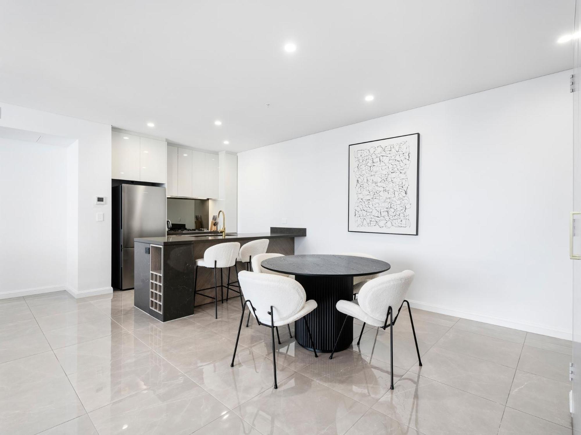 Surfers Paradise New Beachfront Apartment