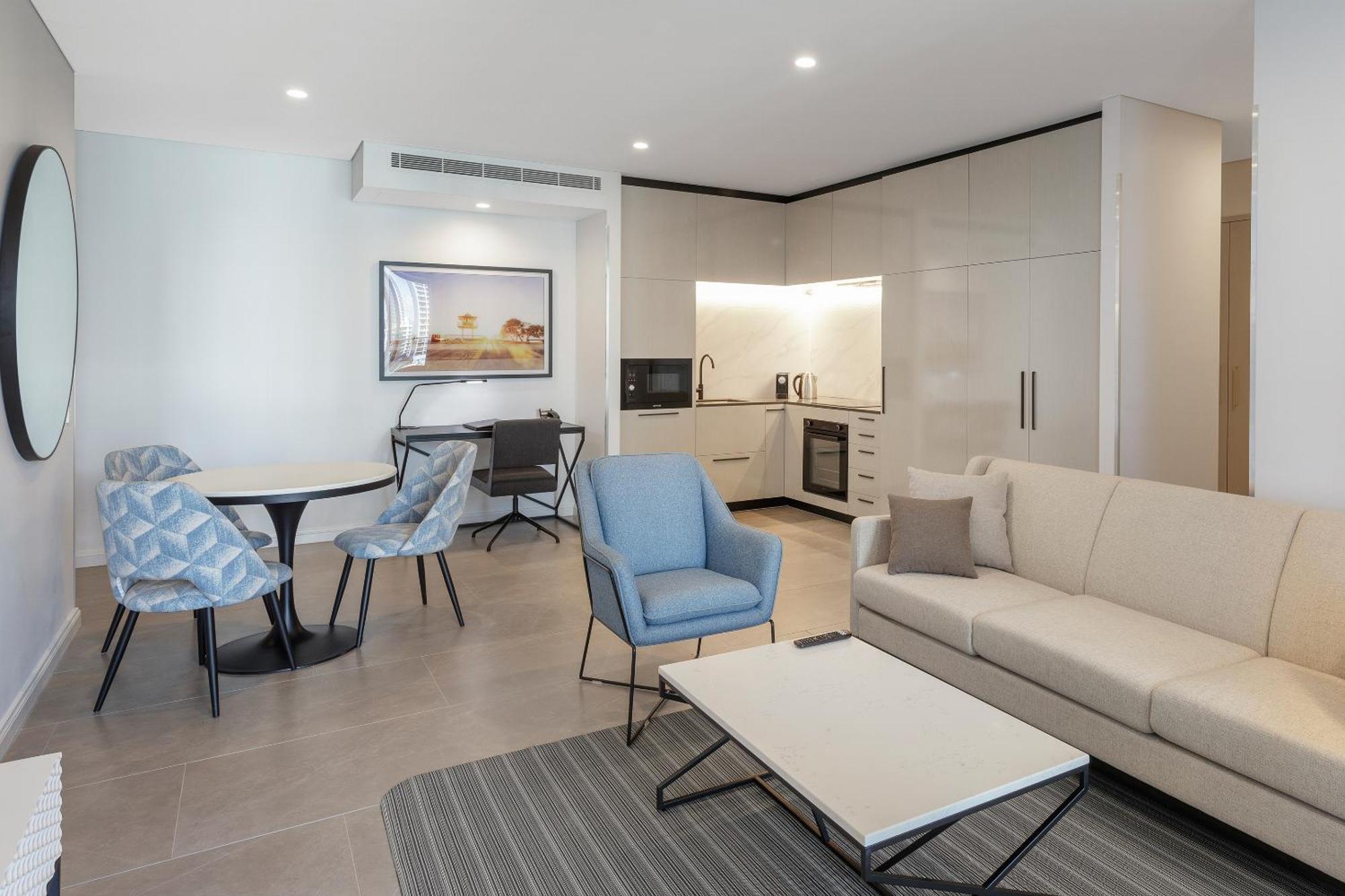 Meriton Surfers Paradise Aparthotel 5*