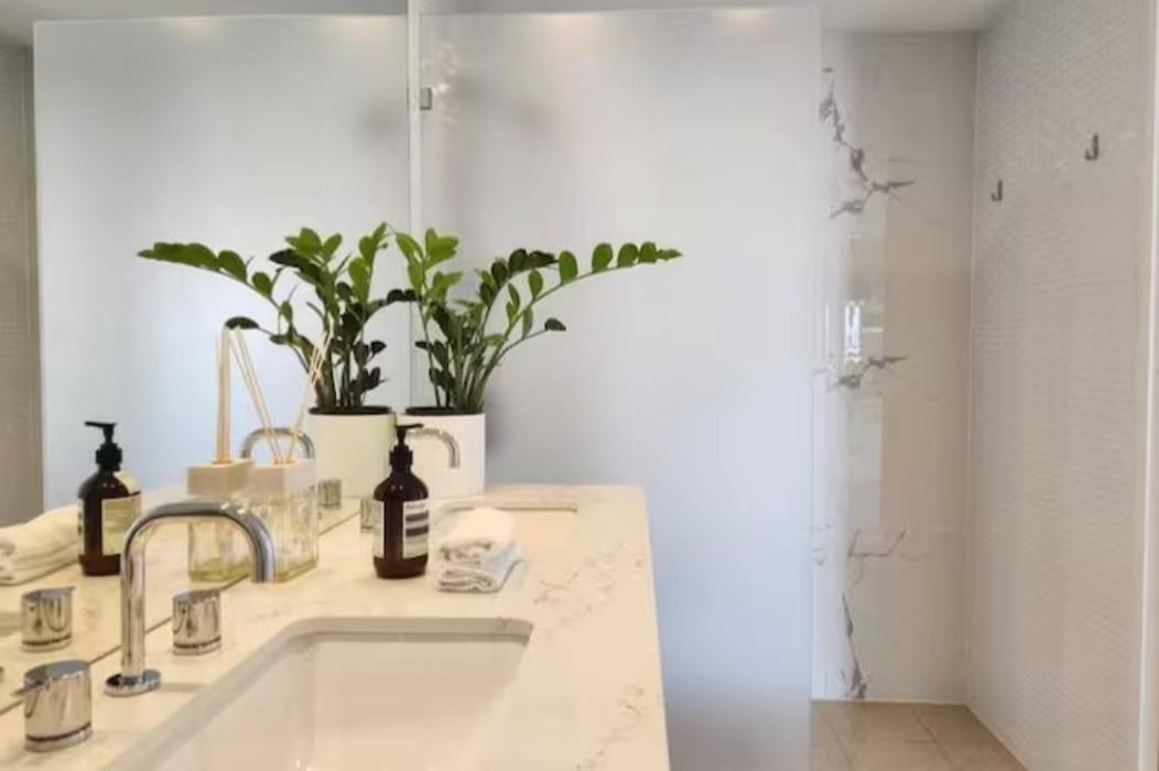 Modern Luxury With Breathtaking Ocean Views * Gold Coast