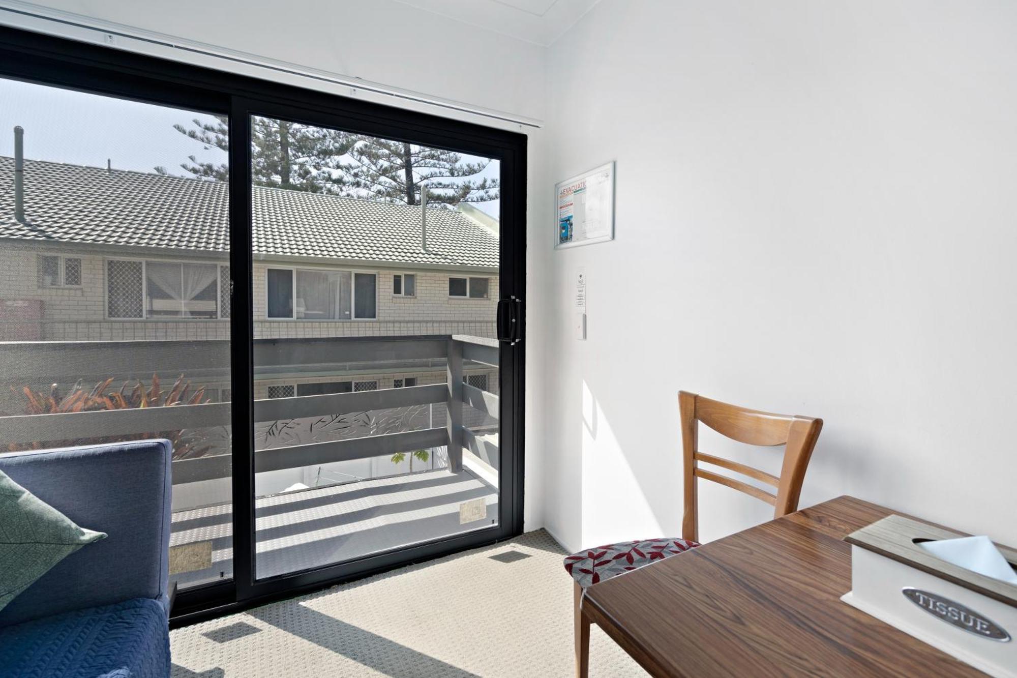 Montego Mermaid Motel Gold Coast
