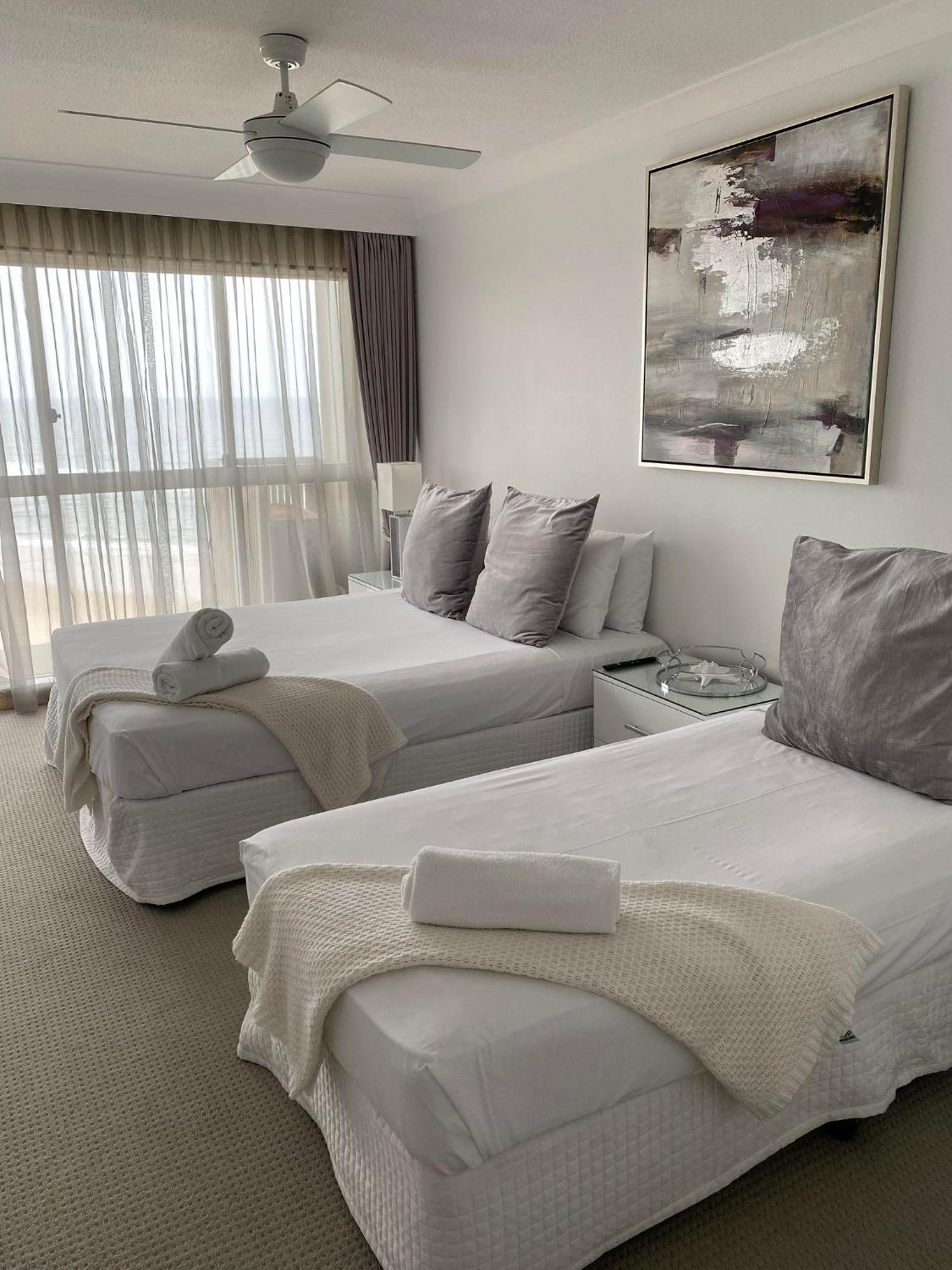 Hi Surf Beachfront Aparthotel 4*