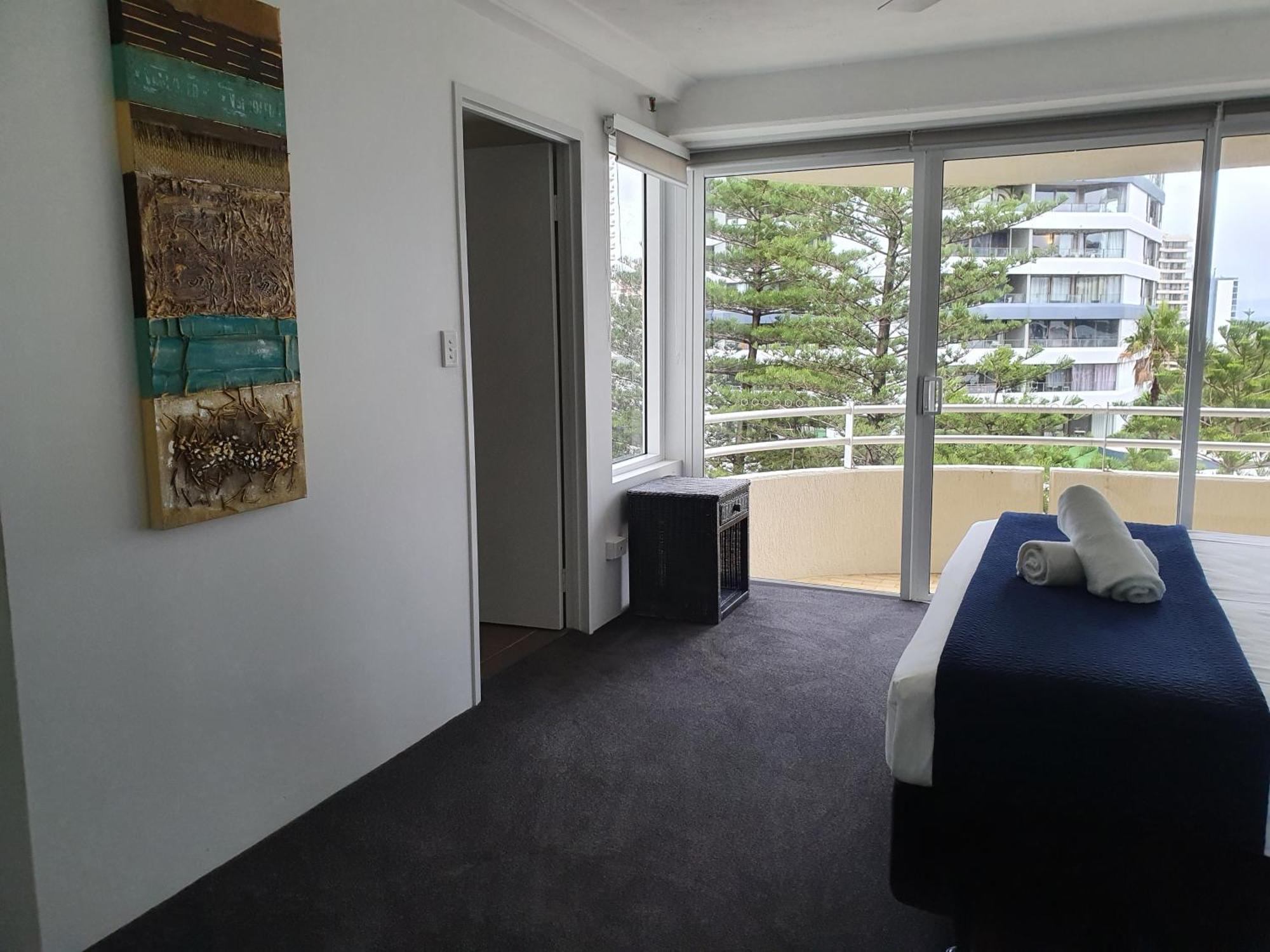 Aparthotel Zenith Ocean Front Gold Coast