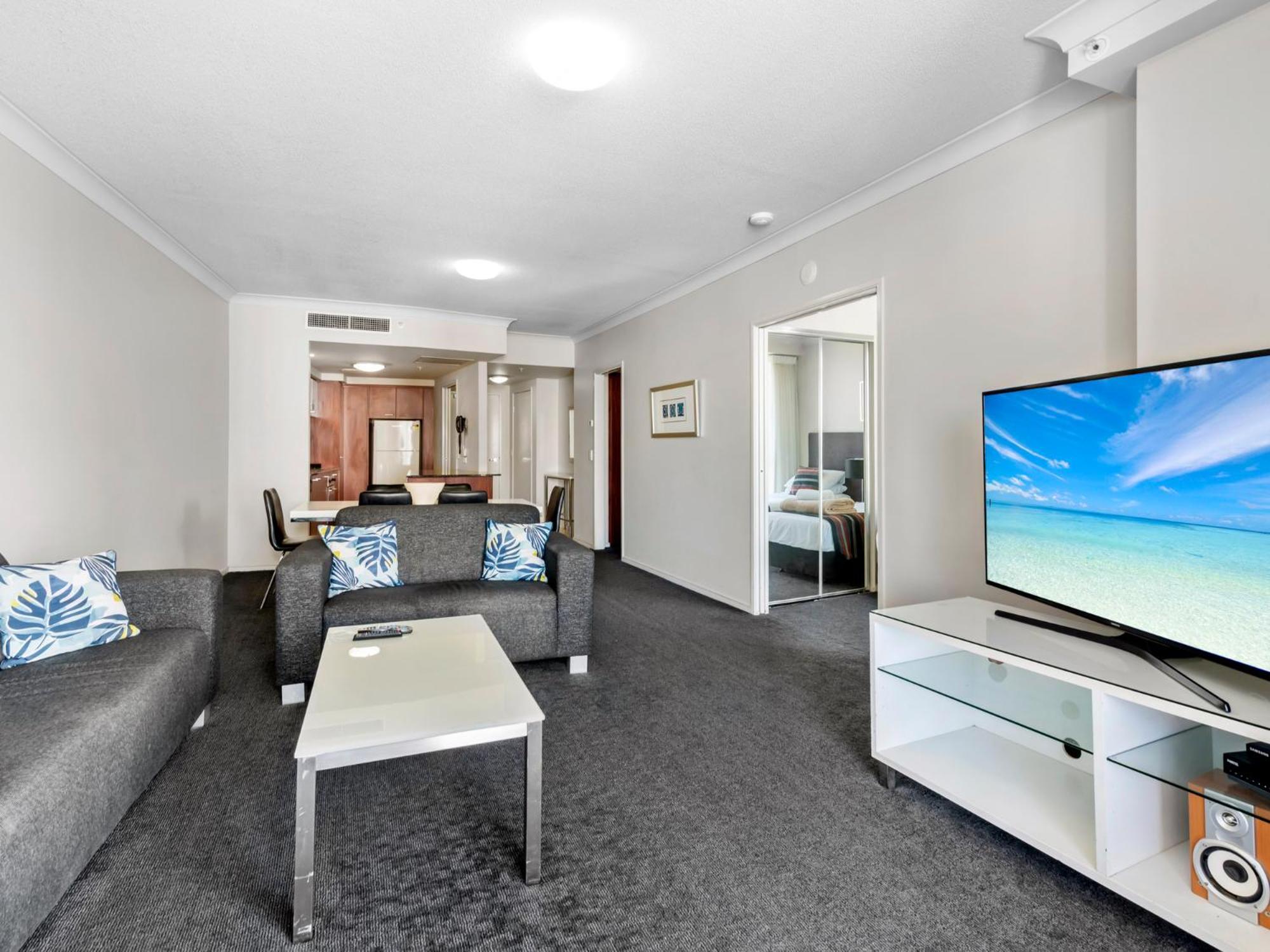 Chevron Renaissance - Private Apartment *