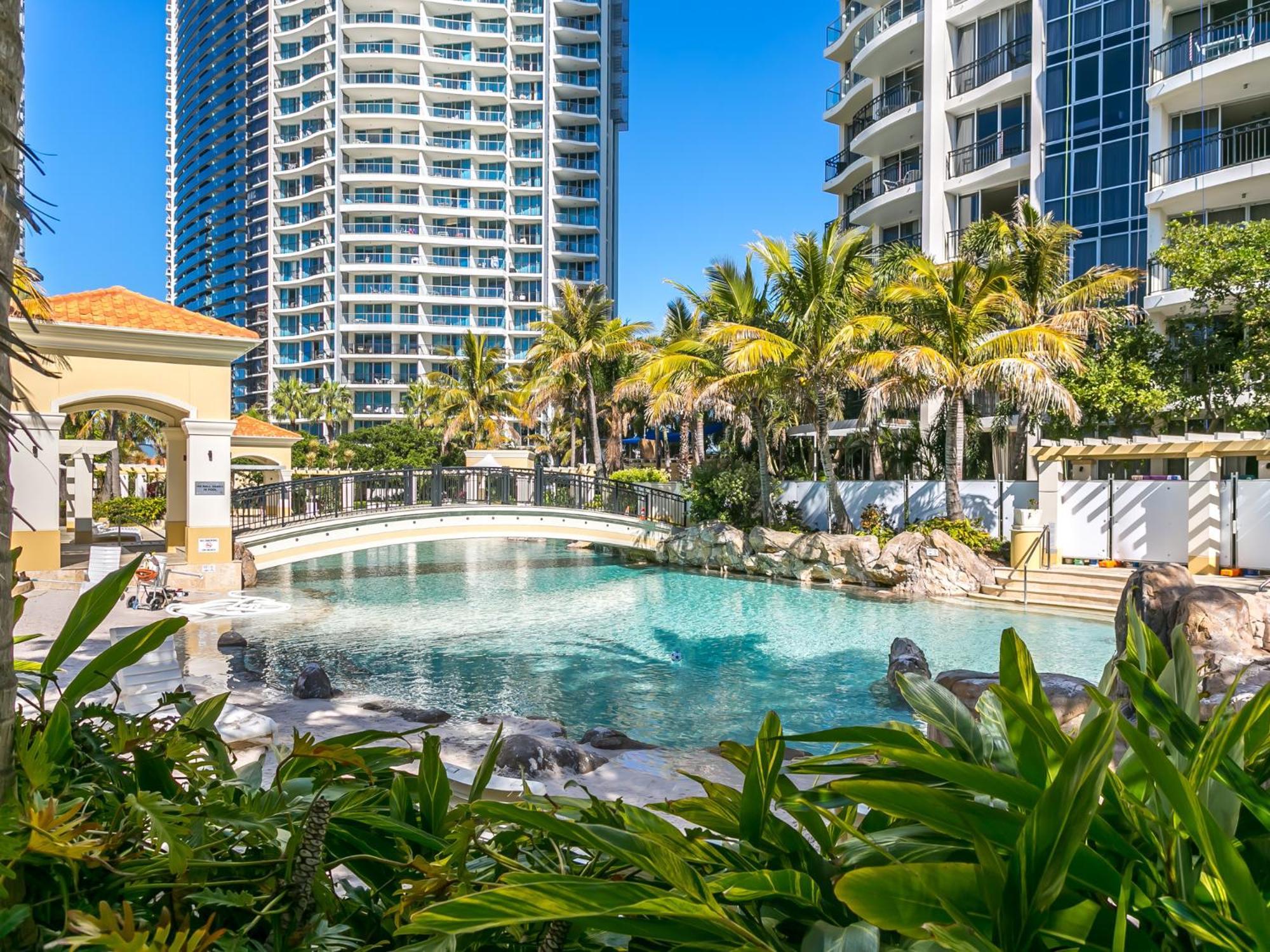 Chevron Renaissance - Private *