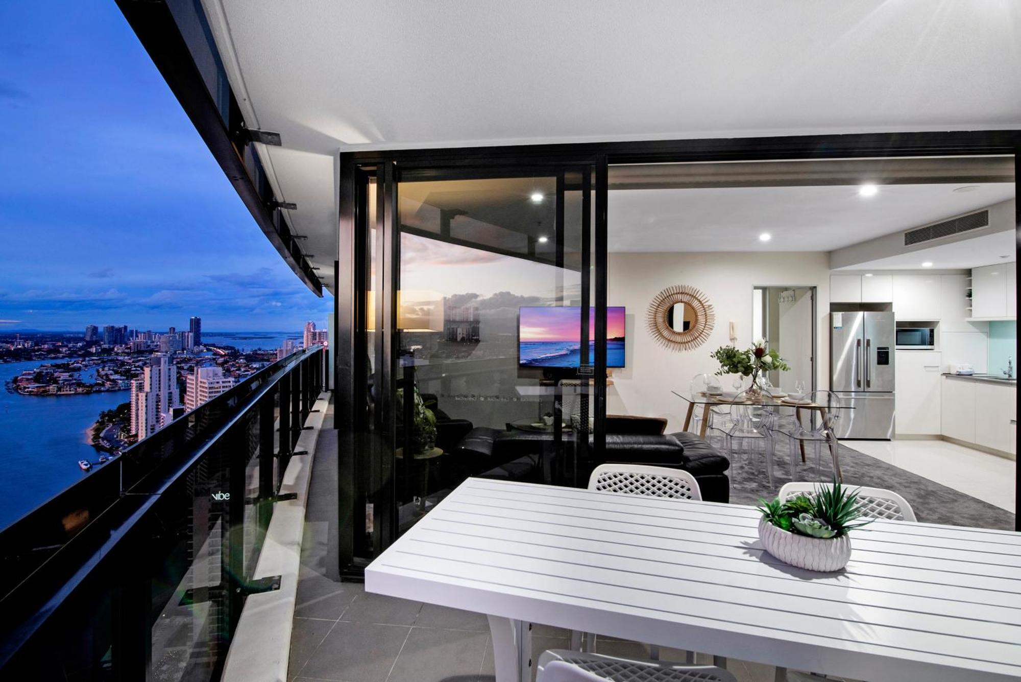 Circle On Cavill Surfers Paradise- 2 Bedroom Sky Gold Coast