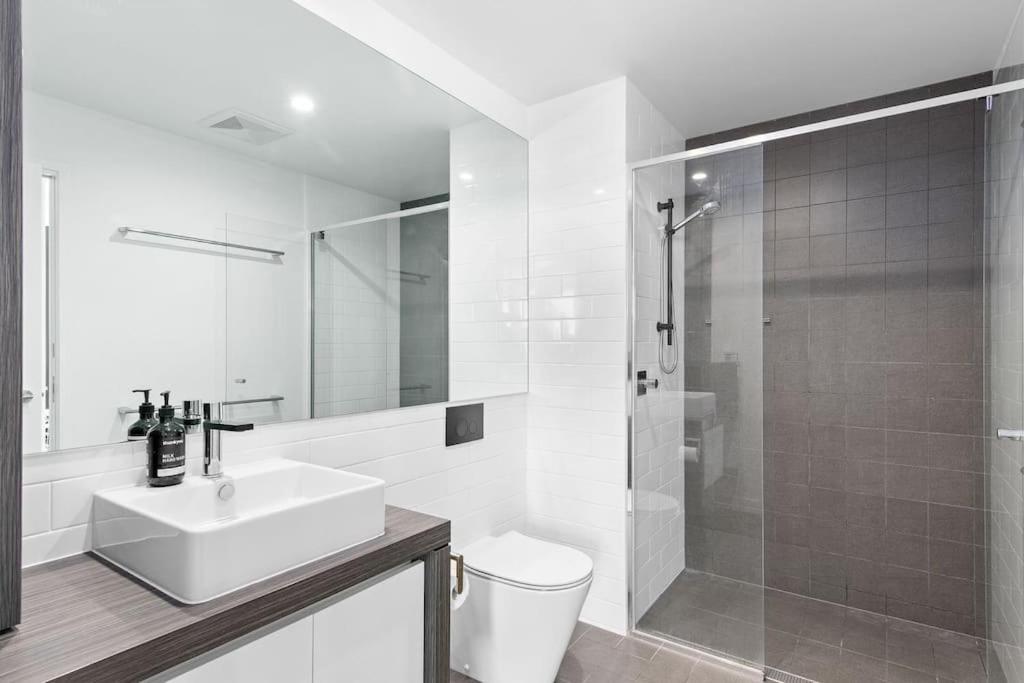 Burleigh Escape With Stunning Sunset Views Apartment Gold Coast