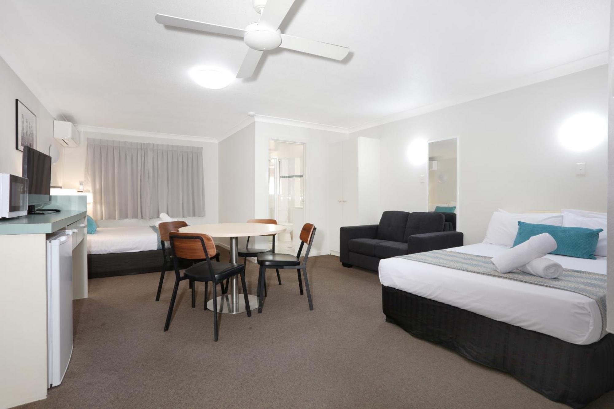 Aparthotel Southport & 3*