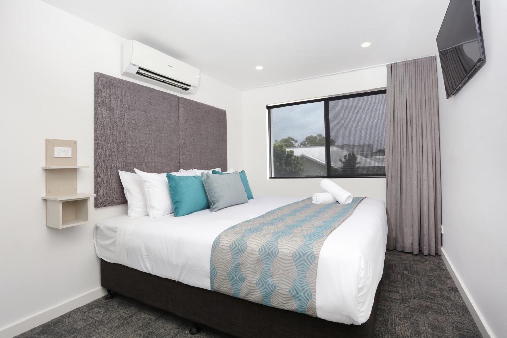 Aparthotel Southport & 3*