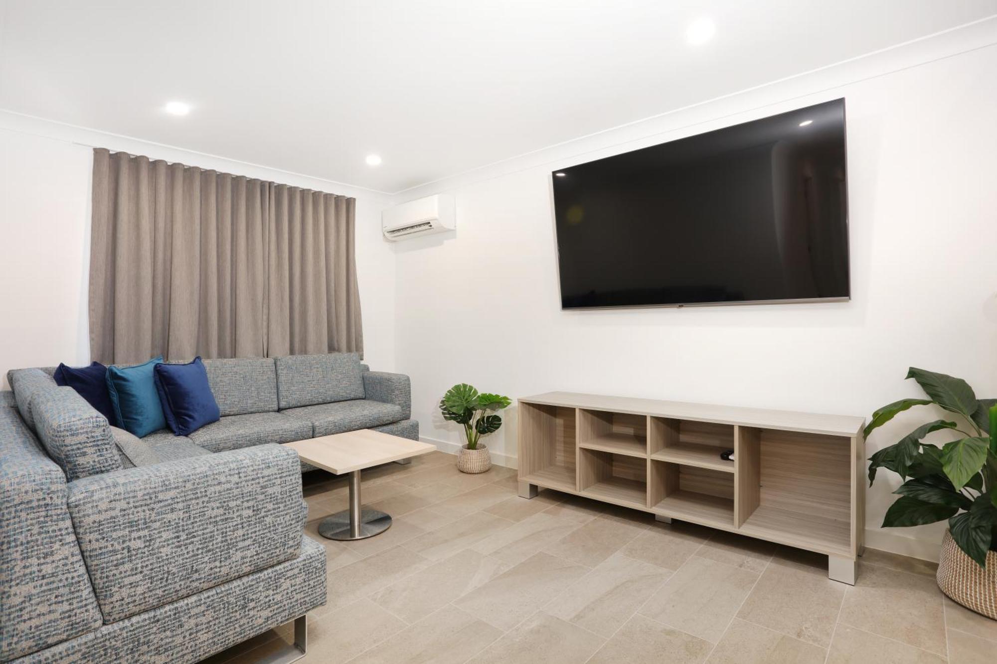 Southport & 3* Gold Coast