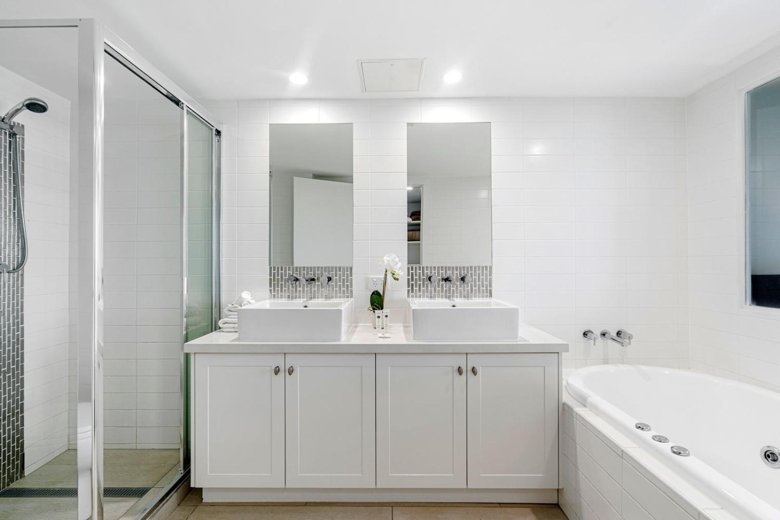 Wings Penthouse Sleeps 10 - Optimise * Gold Coast