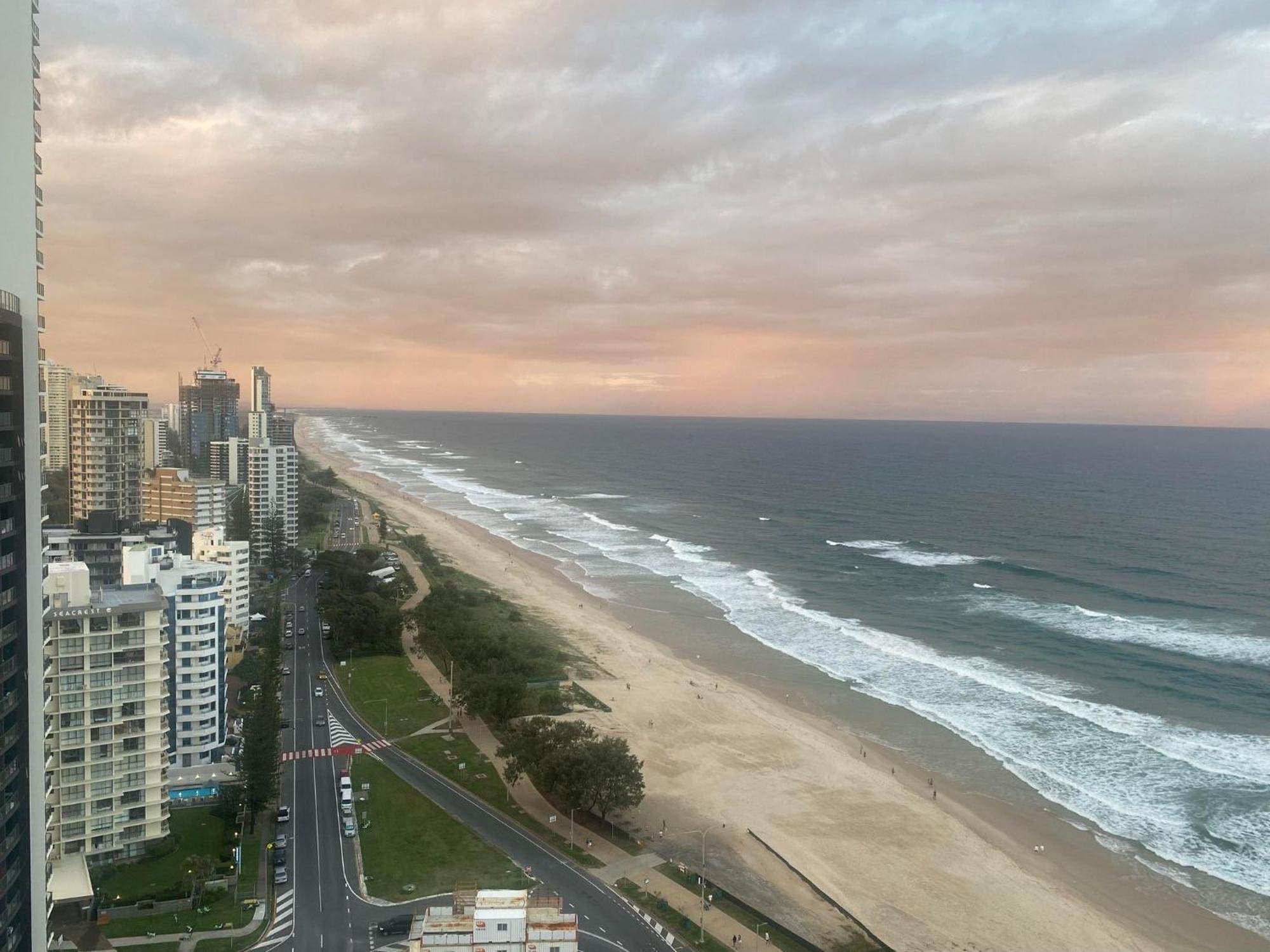 Hi Surf Beachfront Aparthotel