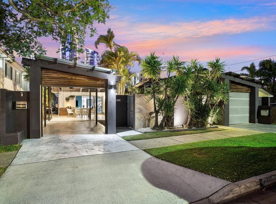 Villa 'island Retreat Villa' By Paradise Gold Coast