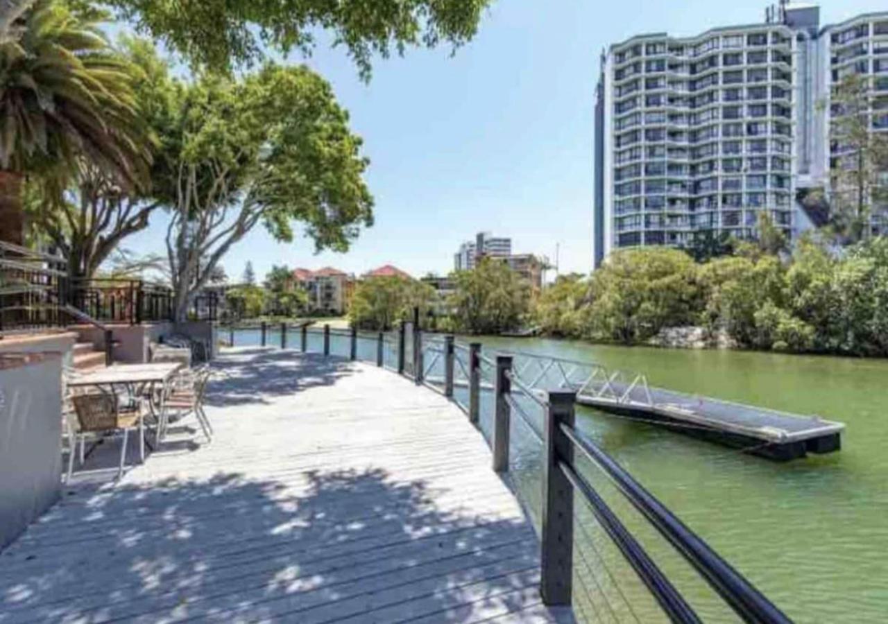 Paradise Island & Gardens - Surfers Paradise