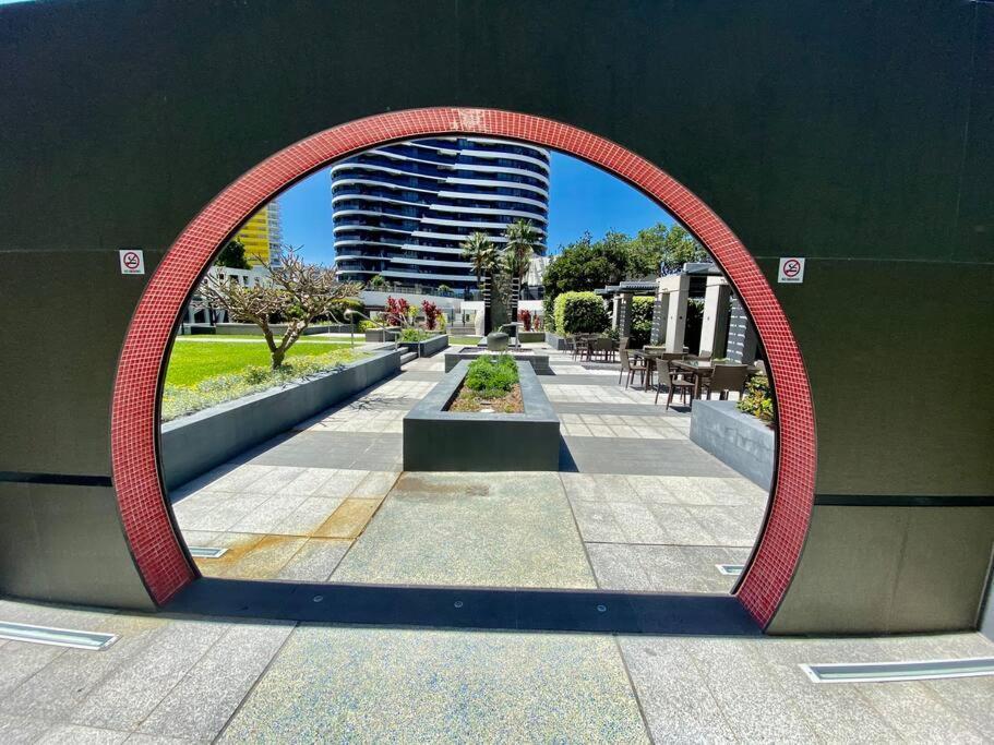 Apartment Oracle 2101
