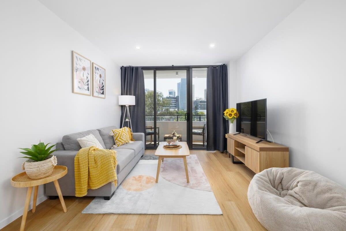 Brand New Cozy 1br Business Nbn Gym *