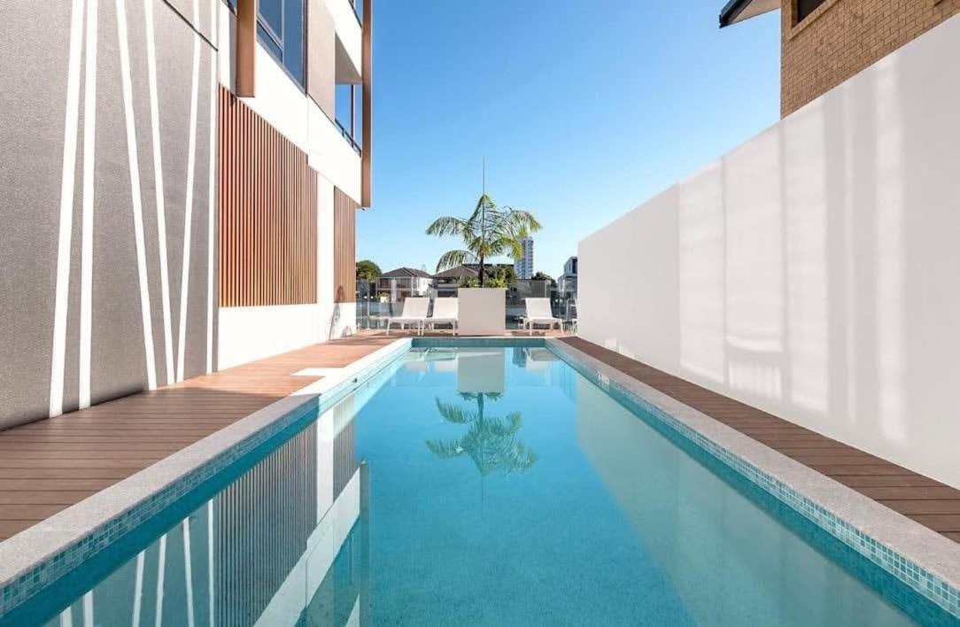Brand New Cozy 1br Business Nbn Gym Gold Coast