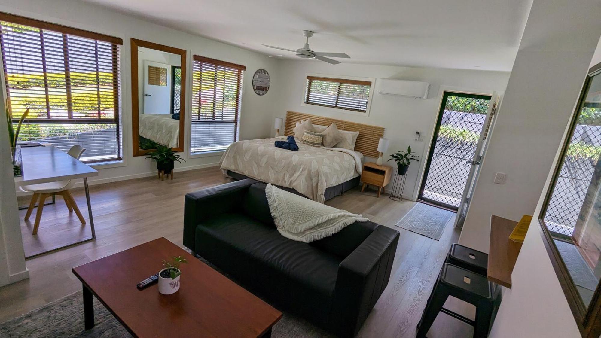 'stay In Carrara' A Private Guest Not A Share House *