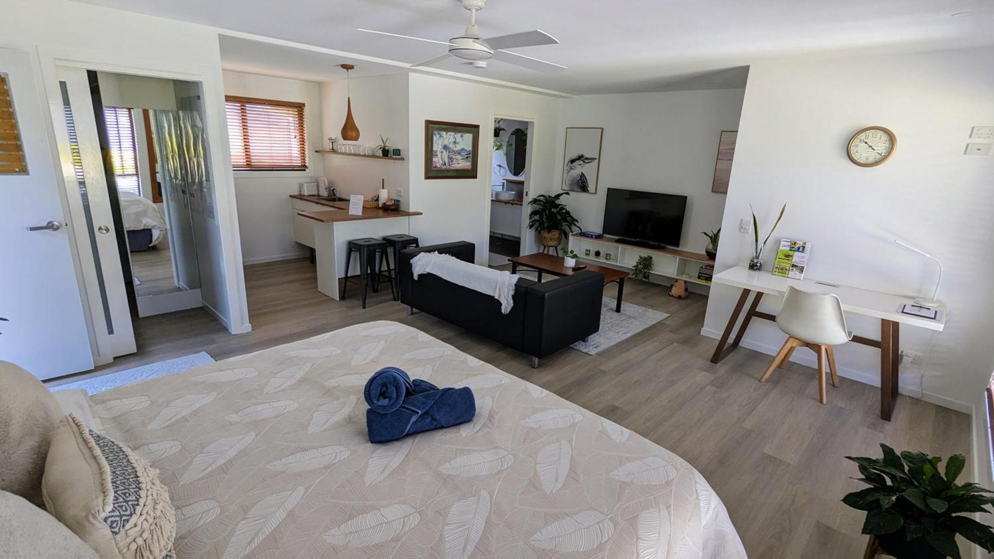 'stay In Carrara' A Private Guest Not A Share House * Gold Coast