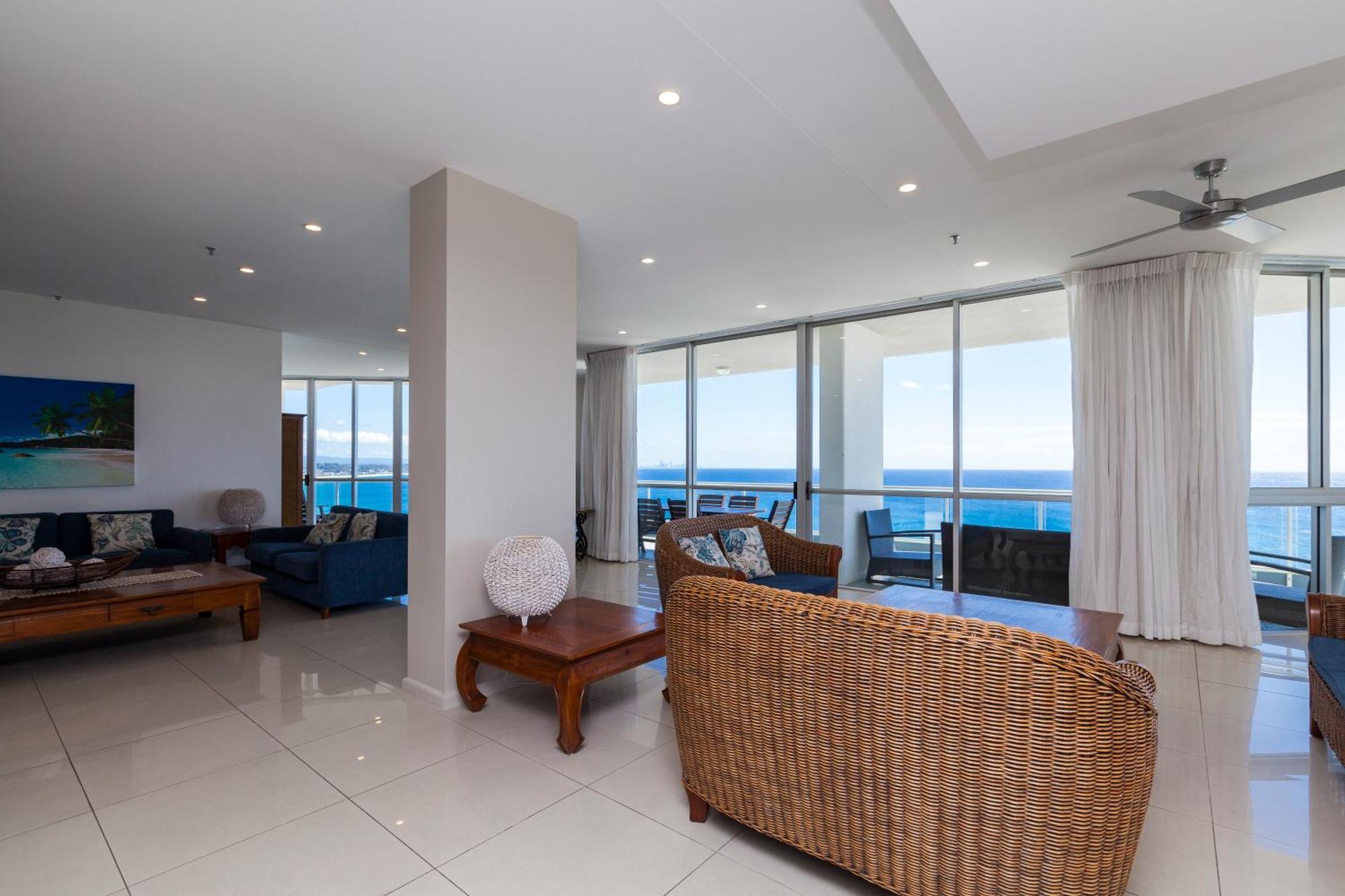 Points North Aparthotel 4*