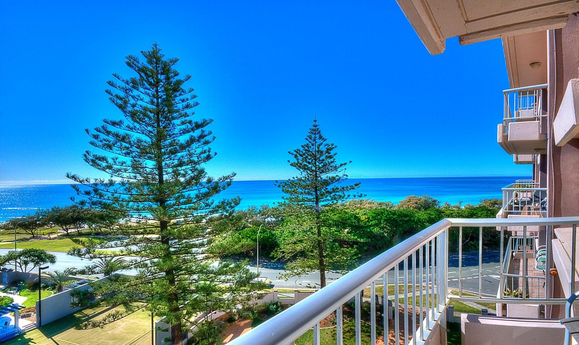 Narrowneck Court 4*