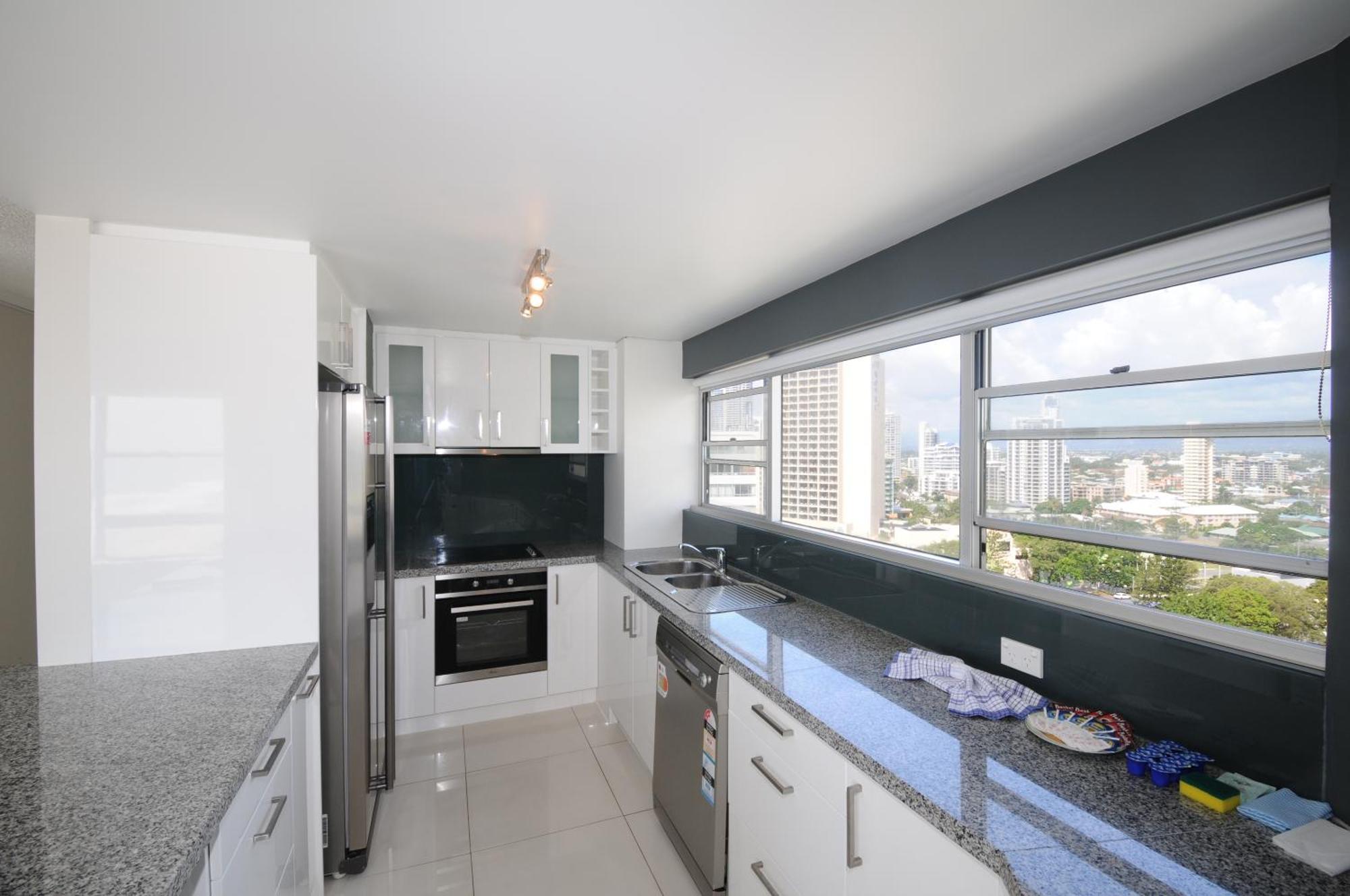 Pacific Plaza Aparthotel