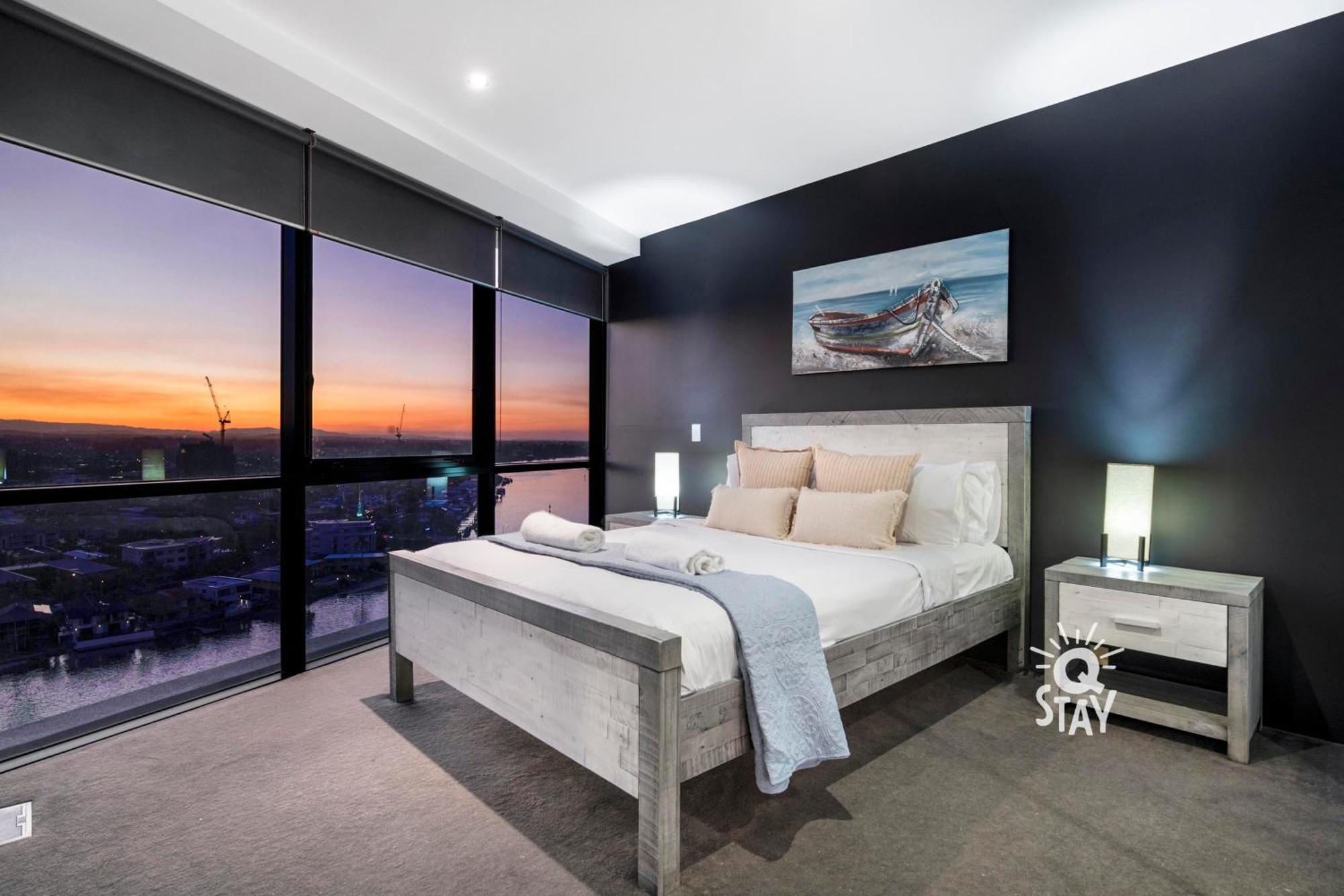 Apartment Circle On Cavill Surfers Paradise Mid Week Madness Deal - Q Gold Coast