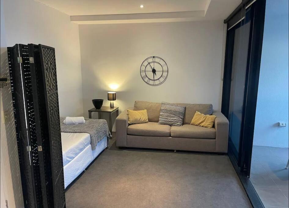 Apartment 2 Bedroom Circle On Cavil *
