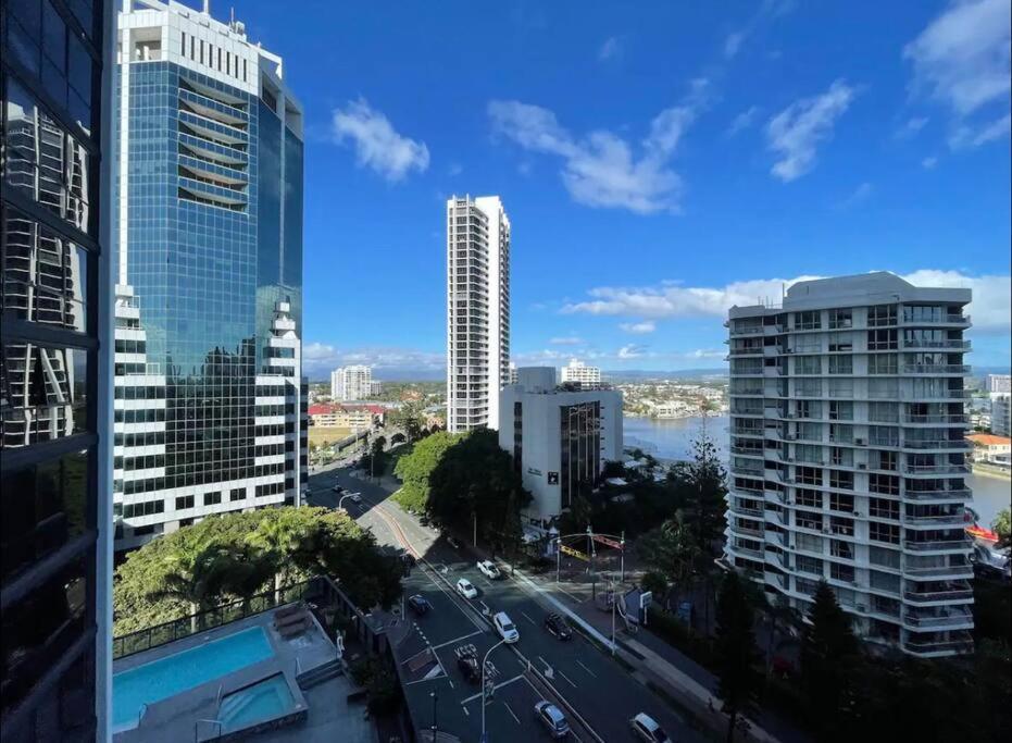 Apartment 2 Bedroom Circle On Cavil Gold Coast