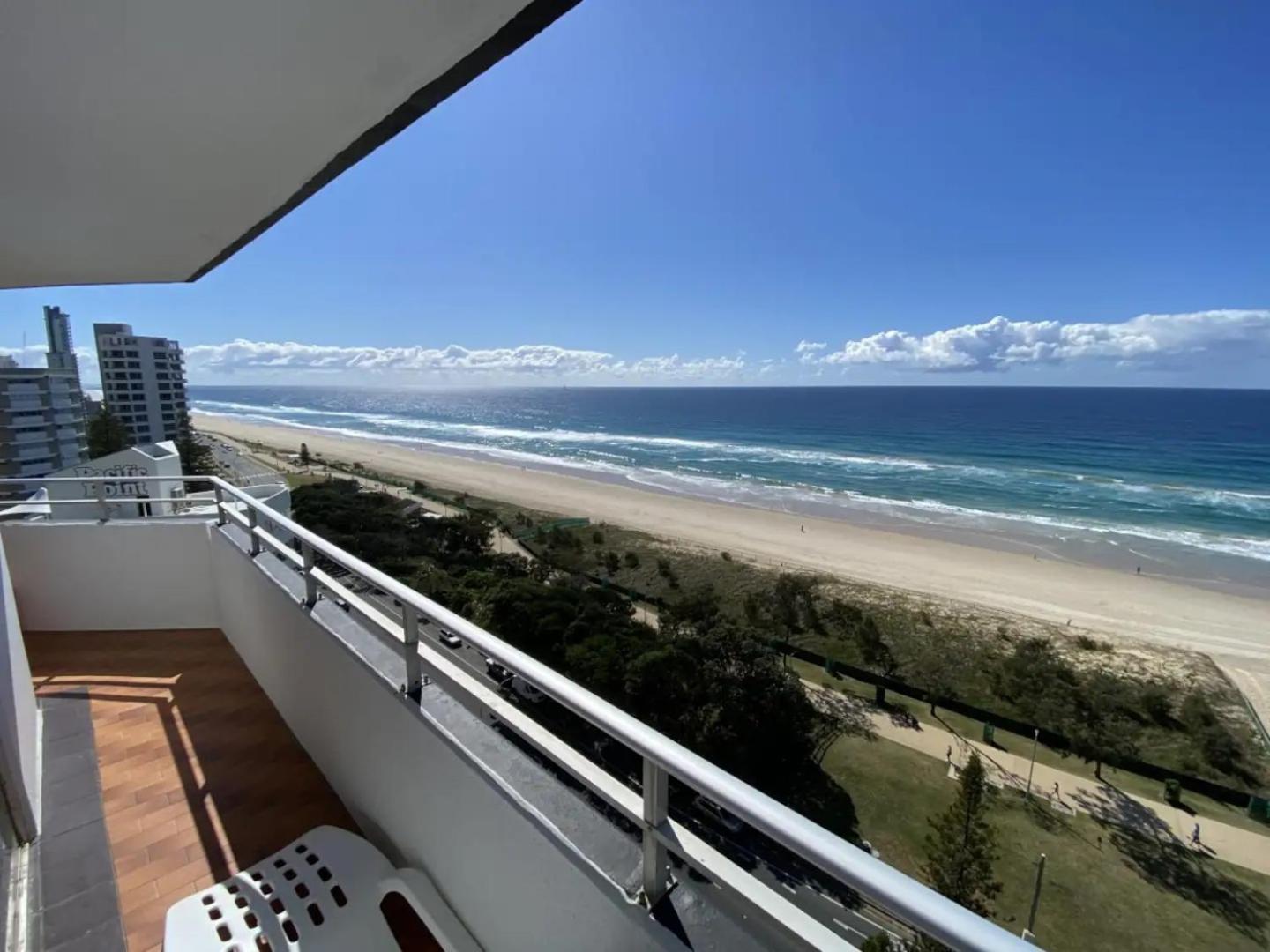 Absolute Beachfront Main Apartment Gold Coast