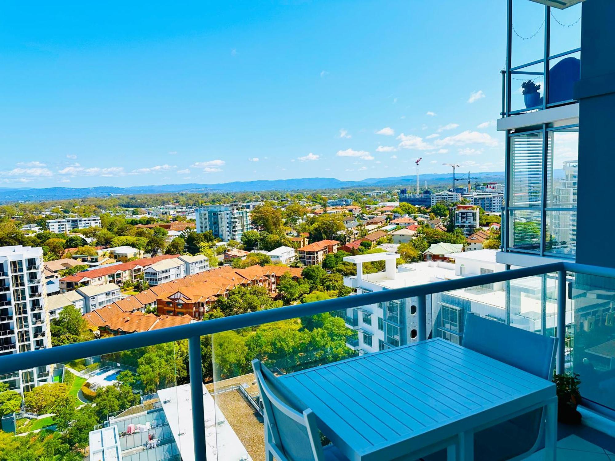 Modern With Great Amenities Apartment Gold Coast