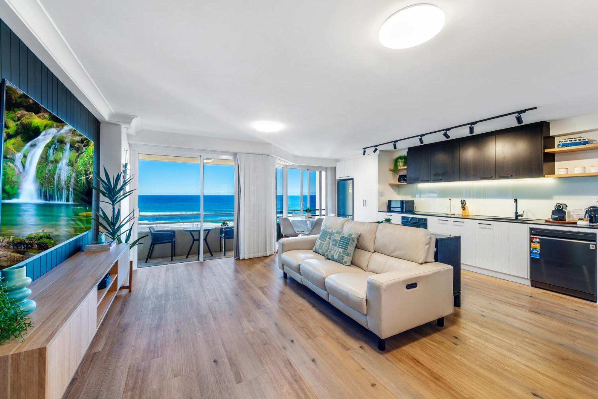 Zenith Ocean Front Aparthotel Gold Coast